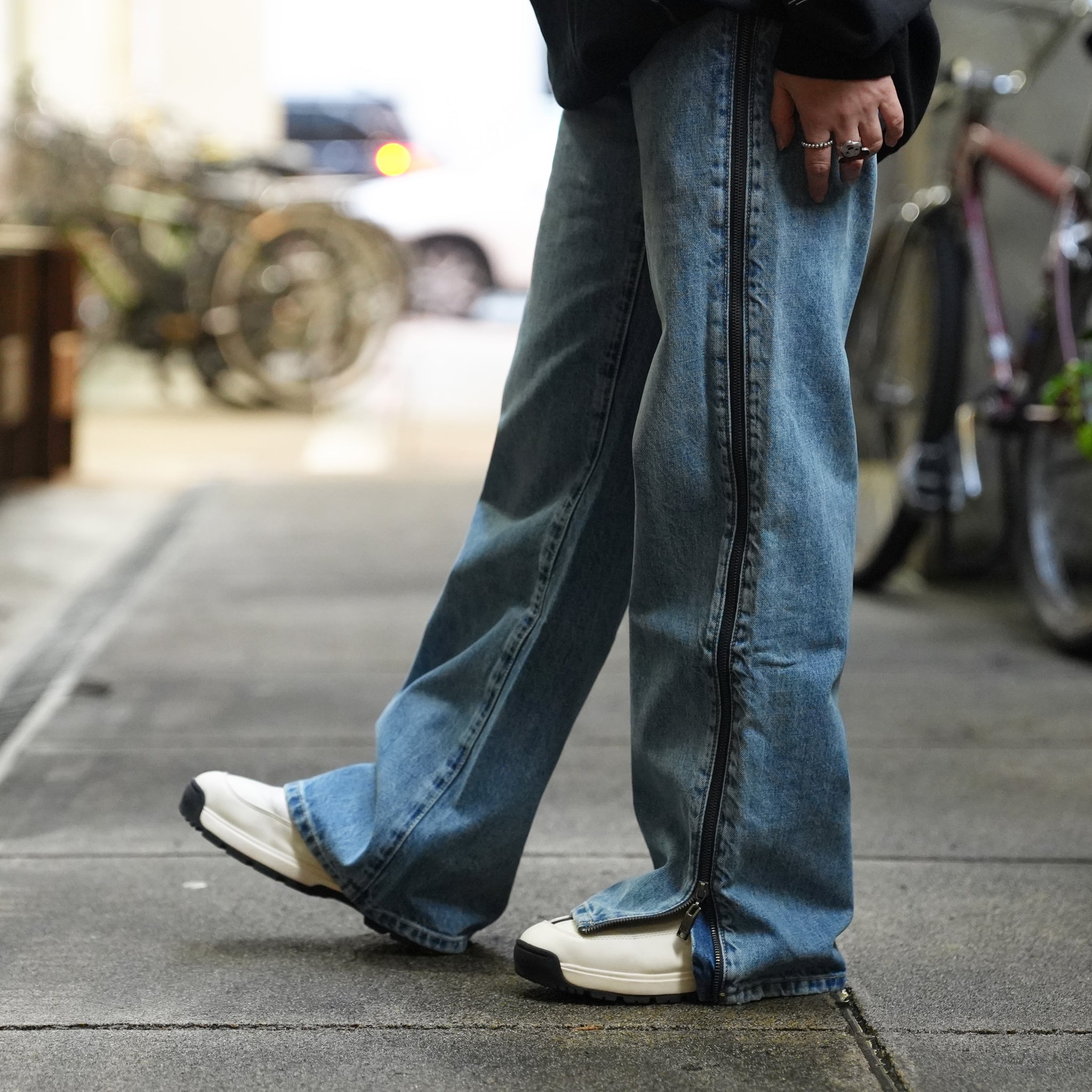 LOW RIDERS LOW WAIST WIDE LEG ZIPPED DENIM JEANS – Pretty Blue | ONE TEASPOON