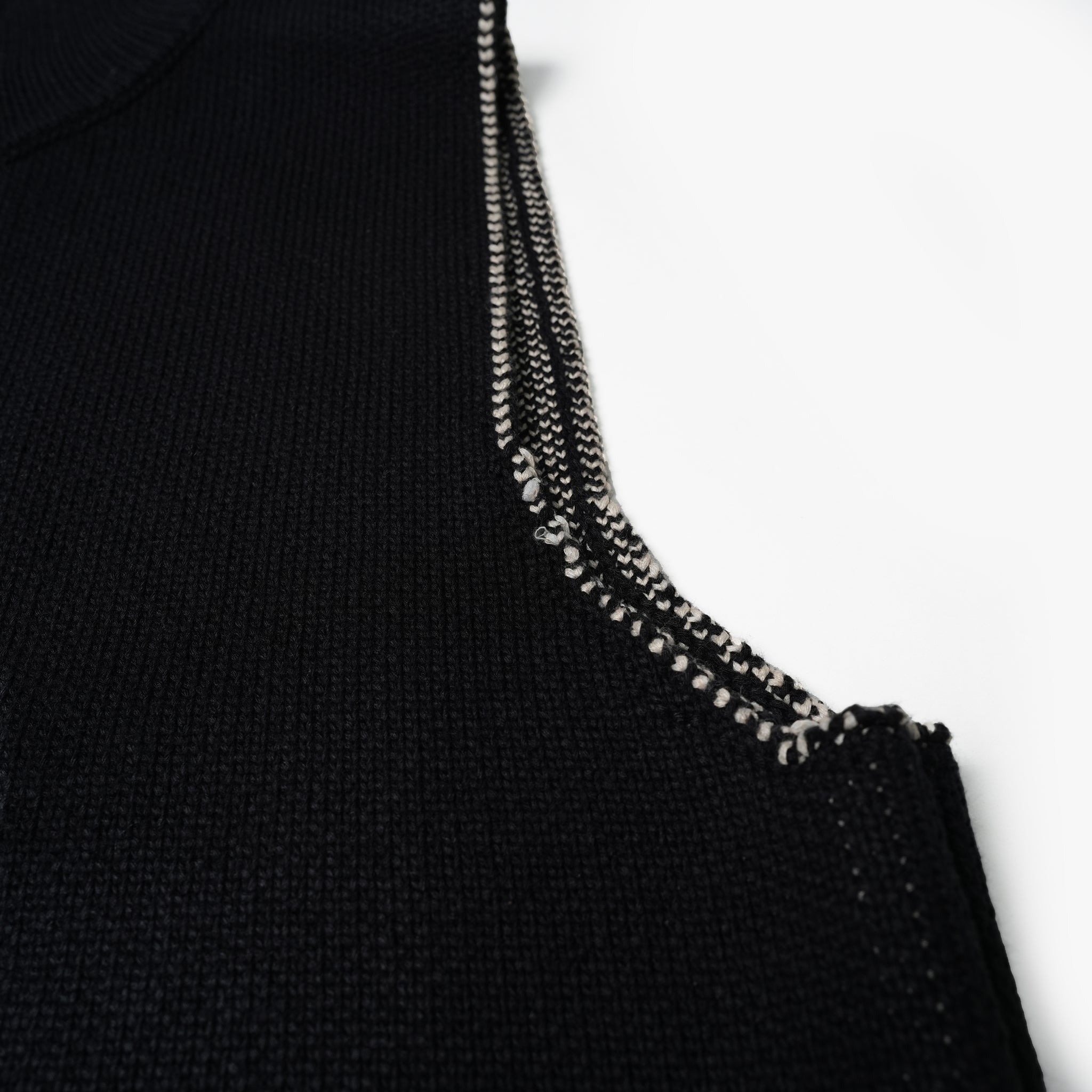 Name:Fringe Vest Sweater | Color:Black【AMBERGLEAM_アンバーグリーム】| No:1108121213