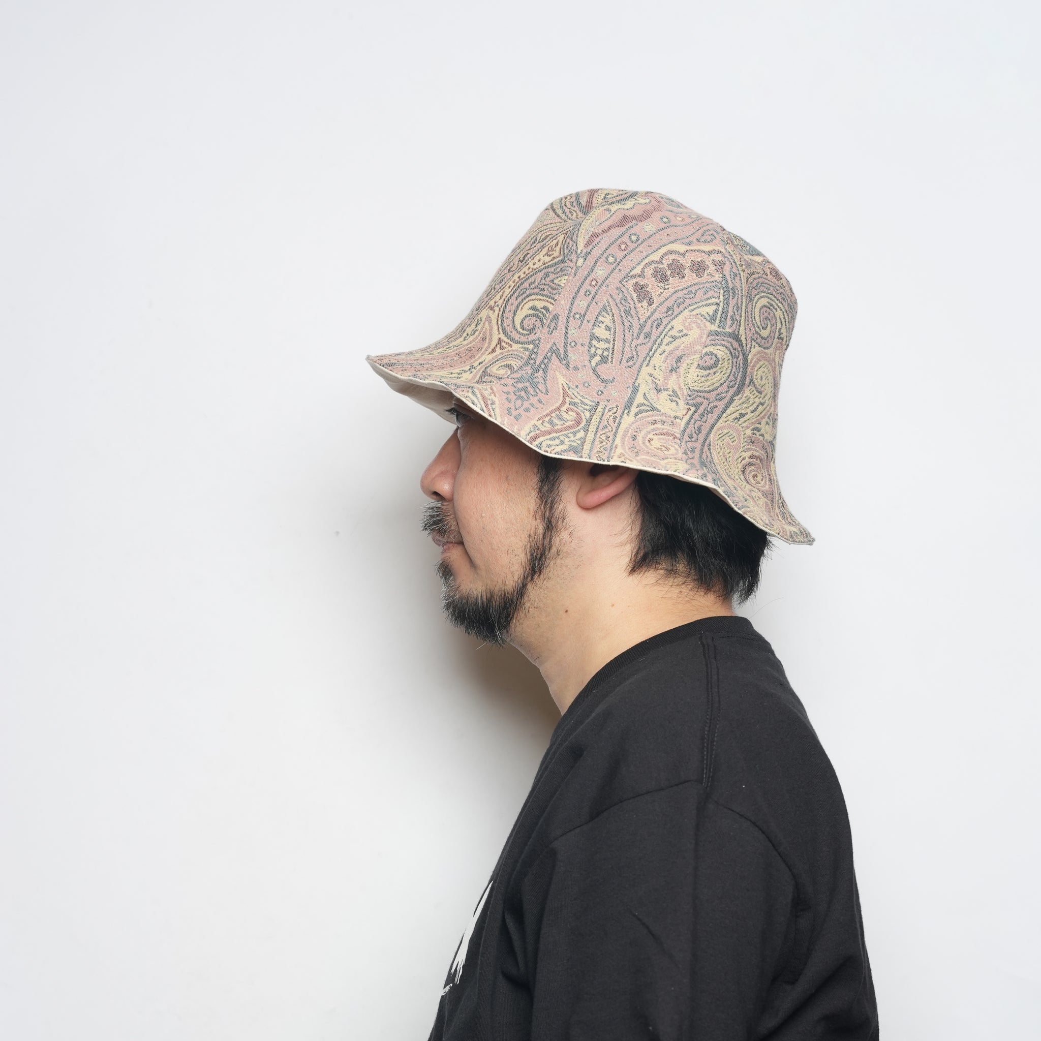 Hat – Betro Paisley Pink | MONITALY
