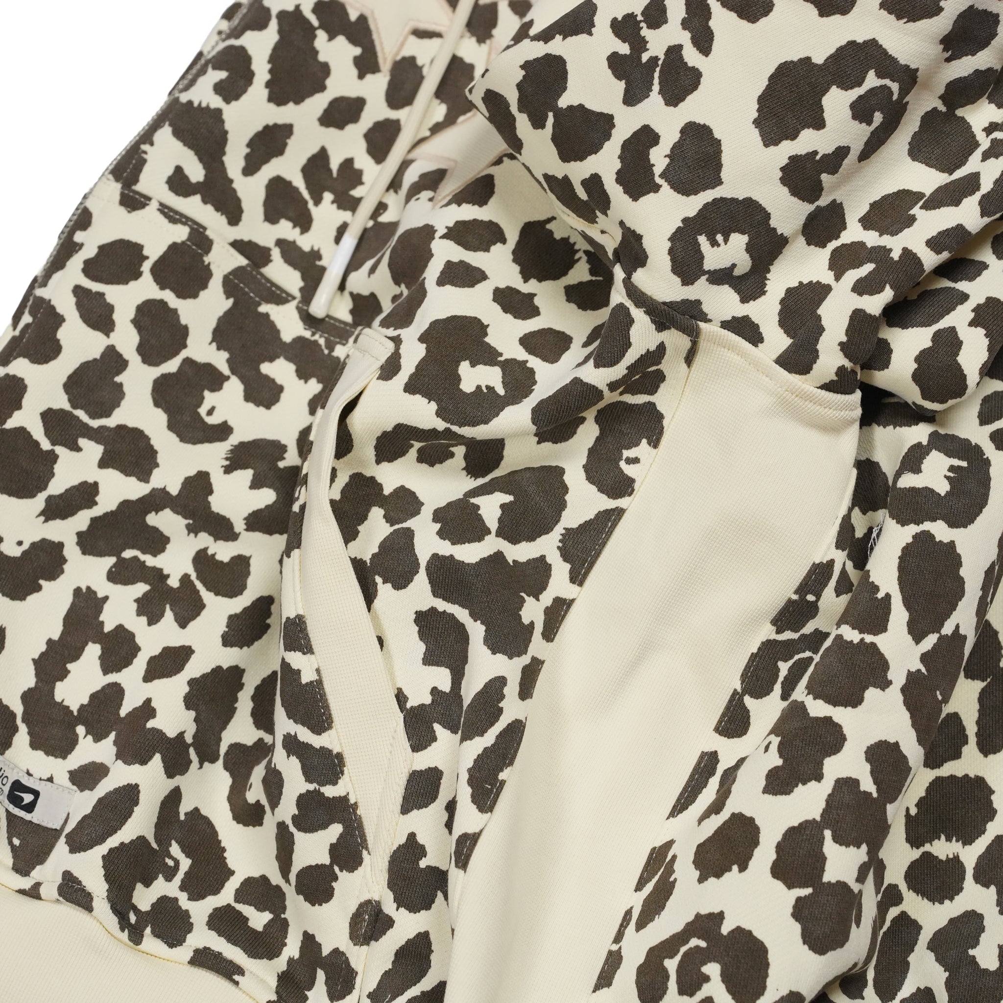 Star zip-up – Leopard | PLATEAU STUDIO