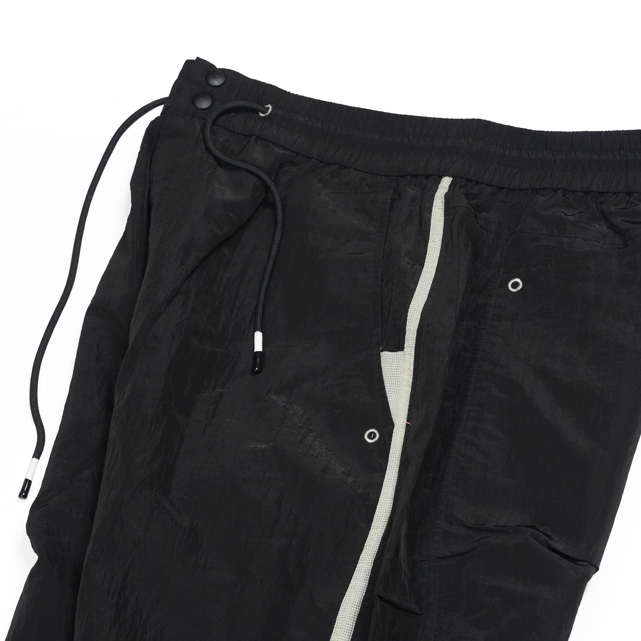 Curvy nylon pants – Black | PLATEAU STUDIO
