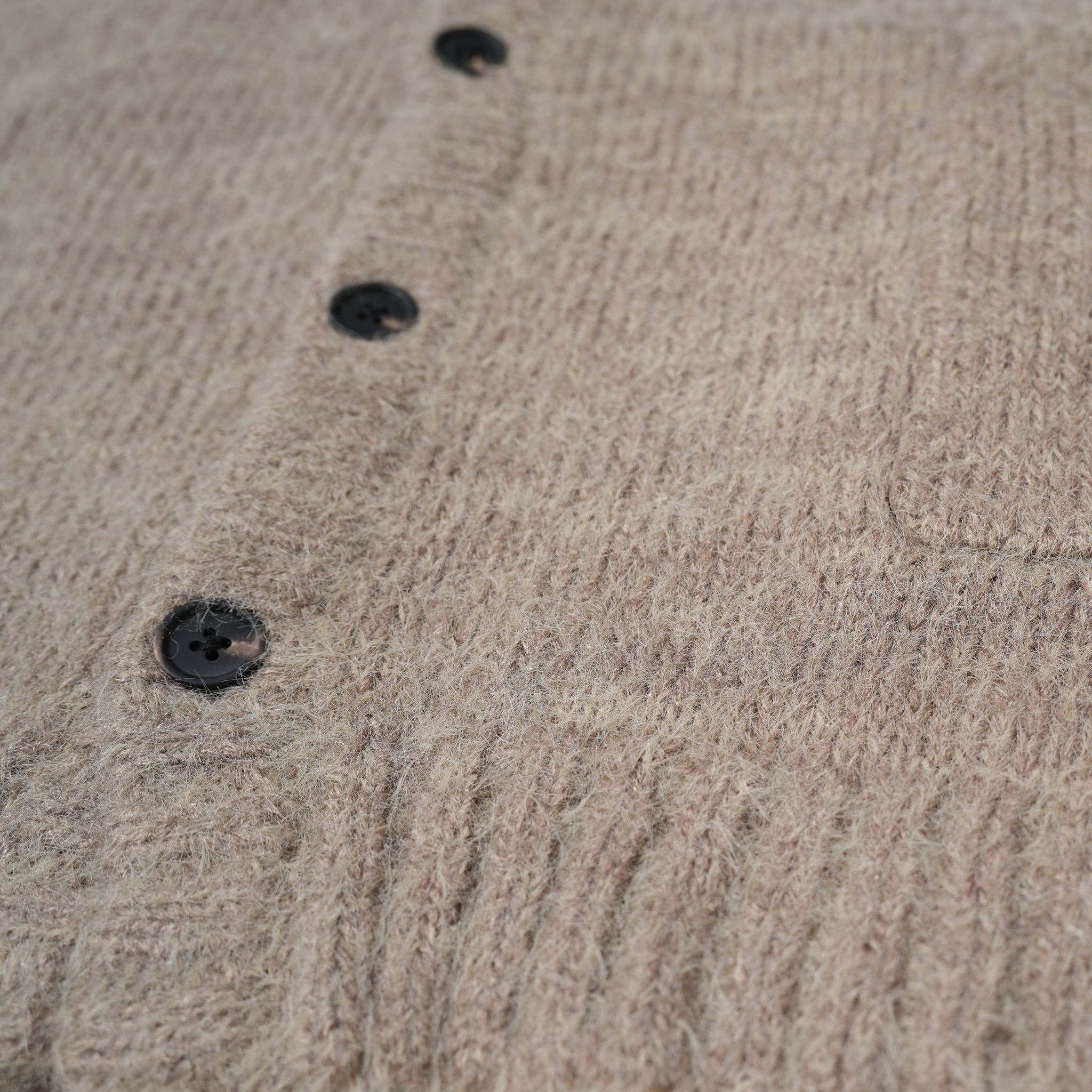 No:m-2303752 | Name:shaggy mohair knit cardigan | Color:Beige/Charcoal【MODEM DESIGN_モデムデザイン】