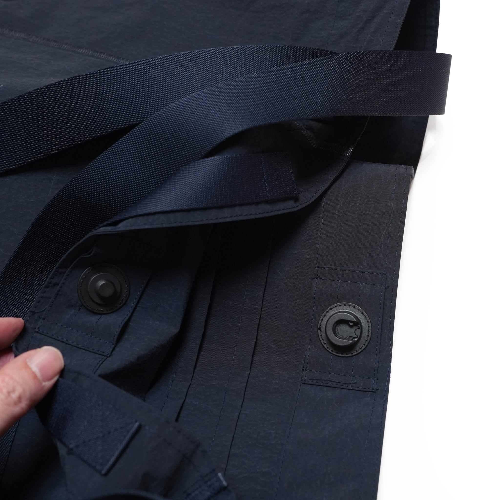 _261 – Dark Navy | UNTRACE