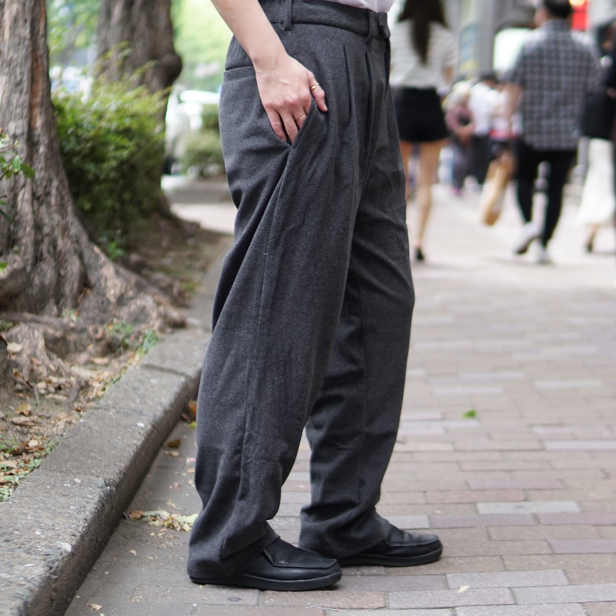 No:m-2303857 | Name:Cut&Sewn Tuck Pants【ADDICTION別注】| Color:Chacoal/Black【MODEM DESIGN_モデムデザイン】