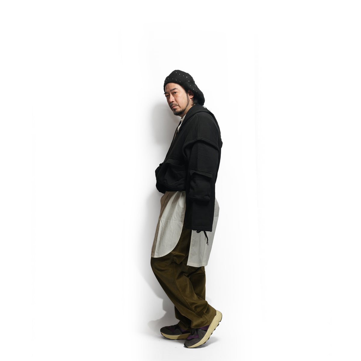 PUFF POWER CROPPED HOODIE WITH ZIP OFF SLEEVES – Black | ONE TEASPOON