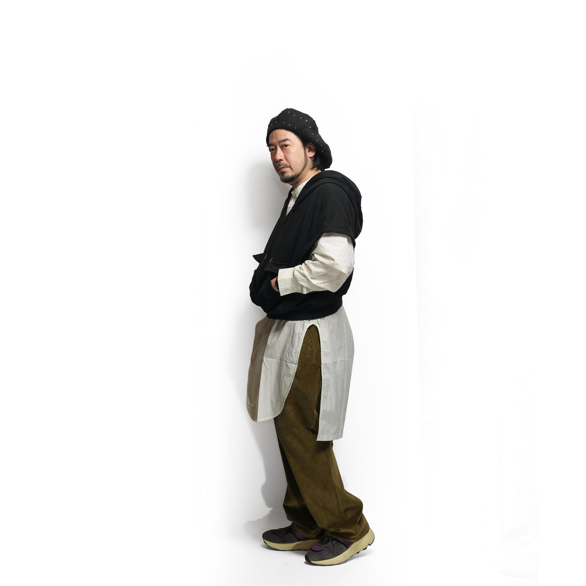PUFF POWER CROPPED HOODIE WITH ZIP OFF SLEEVES – Black | ONE TEASPOON