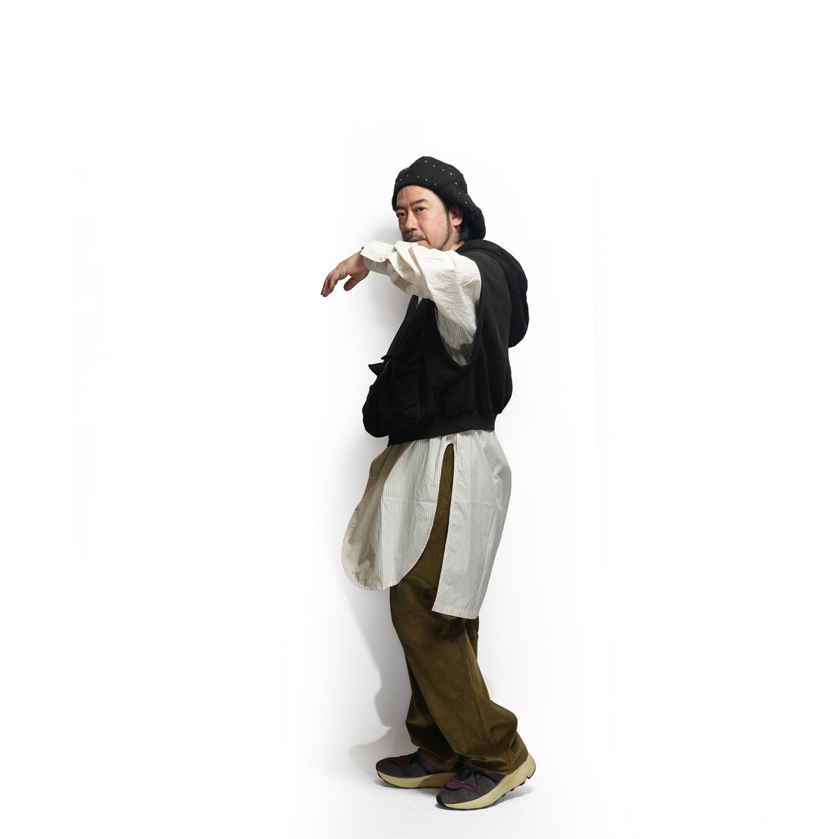 PUFF POWER CROPPED HOODIE WITH ZIP OFF SLEEVES – Black | ONE TEASPOON
