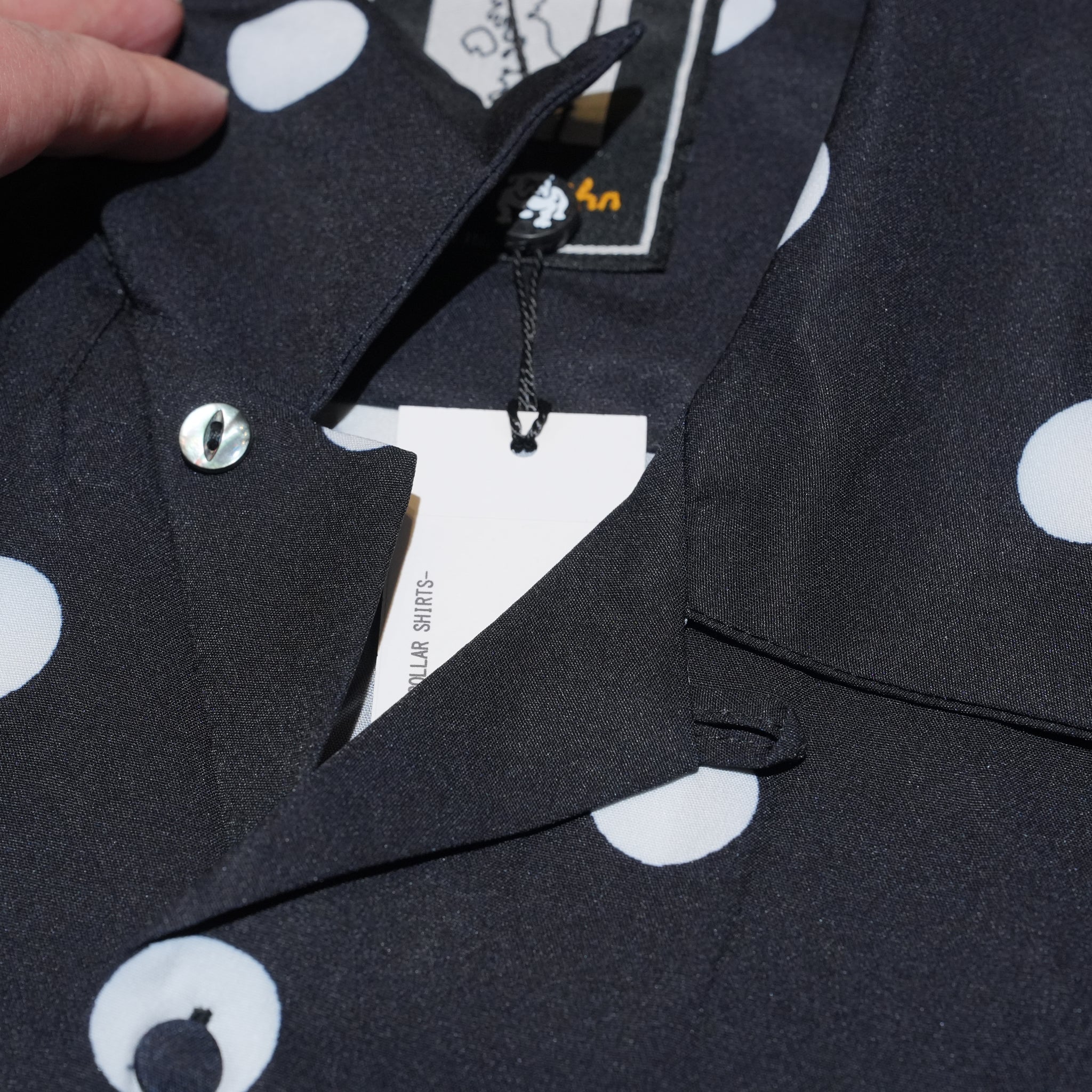 COVERED BUTTON OPEN COLLAR SHIRTS – Black | 261-SH03_Black | ORIGINAL JOHN