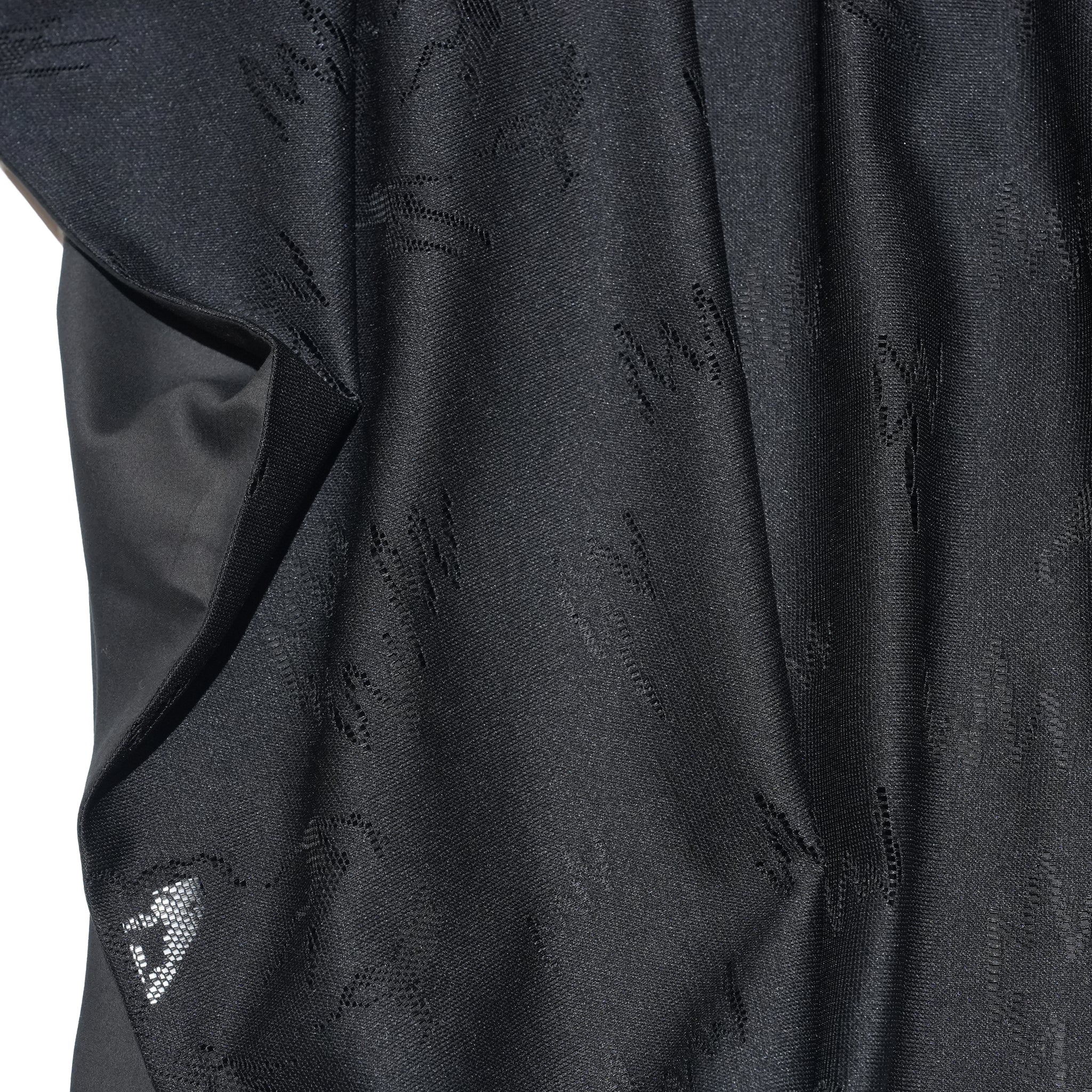 Dancing Lace poncho shirt– Black | BEDSIDEDRAMA