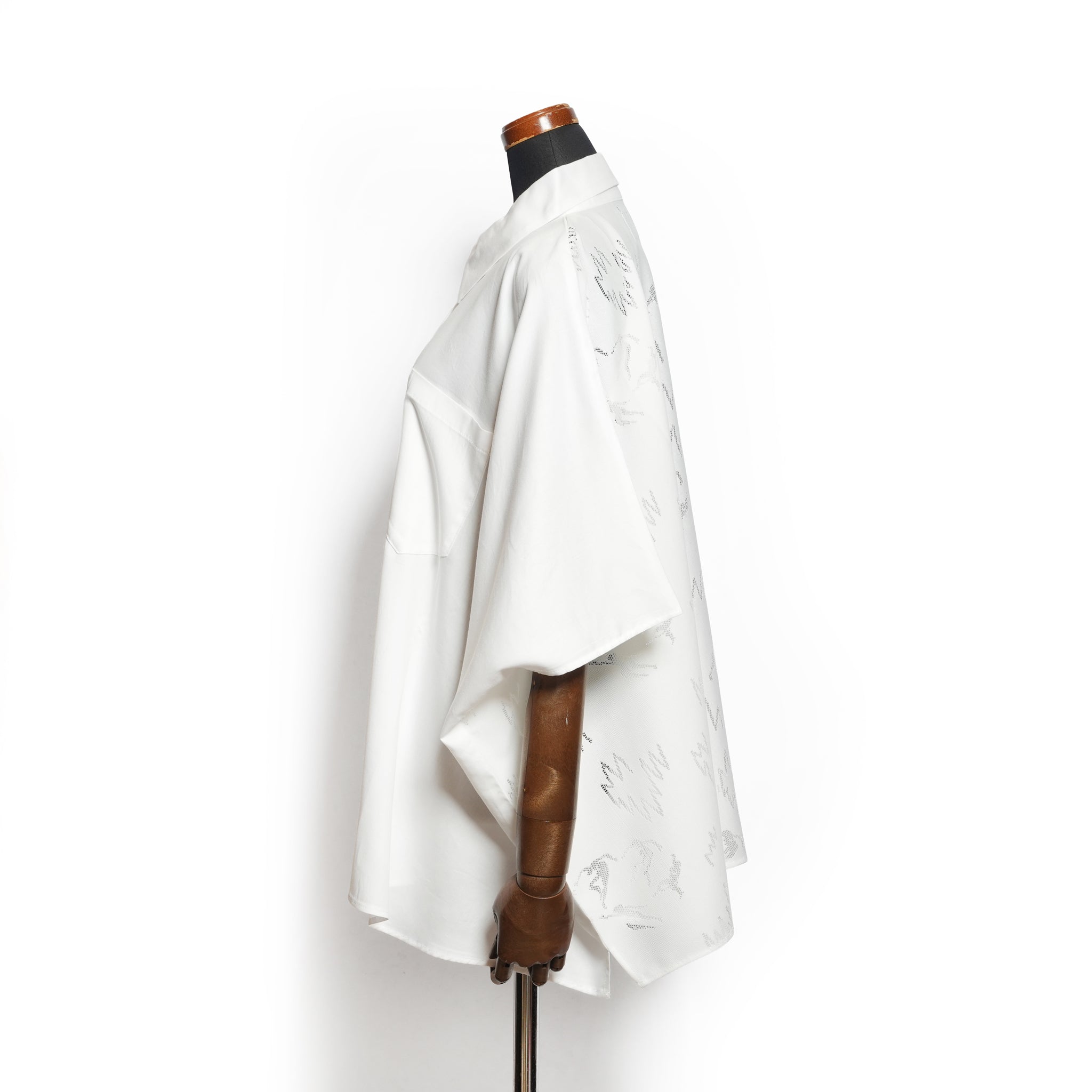 Dancing Lace poncho shirt– White | BEDSIDEDRAMA