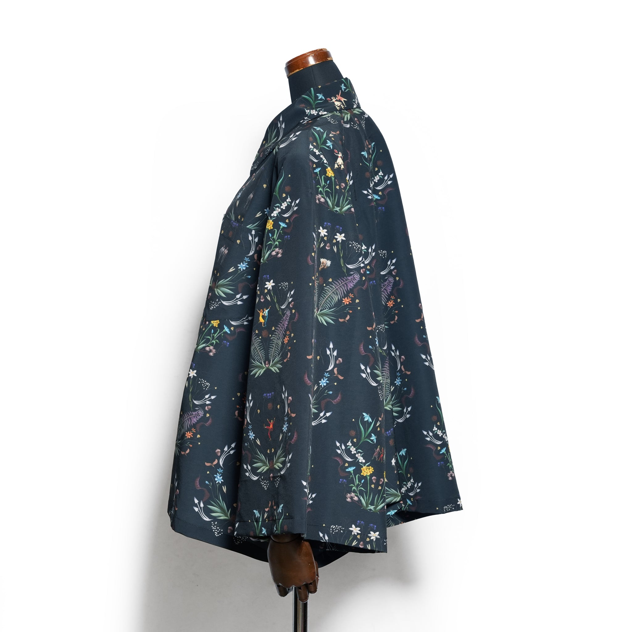 Dance In The Garden Cape Shirt– Black | BEDSIDEDRAMA