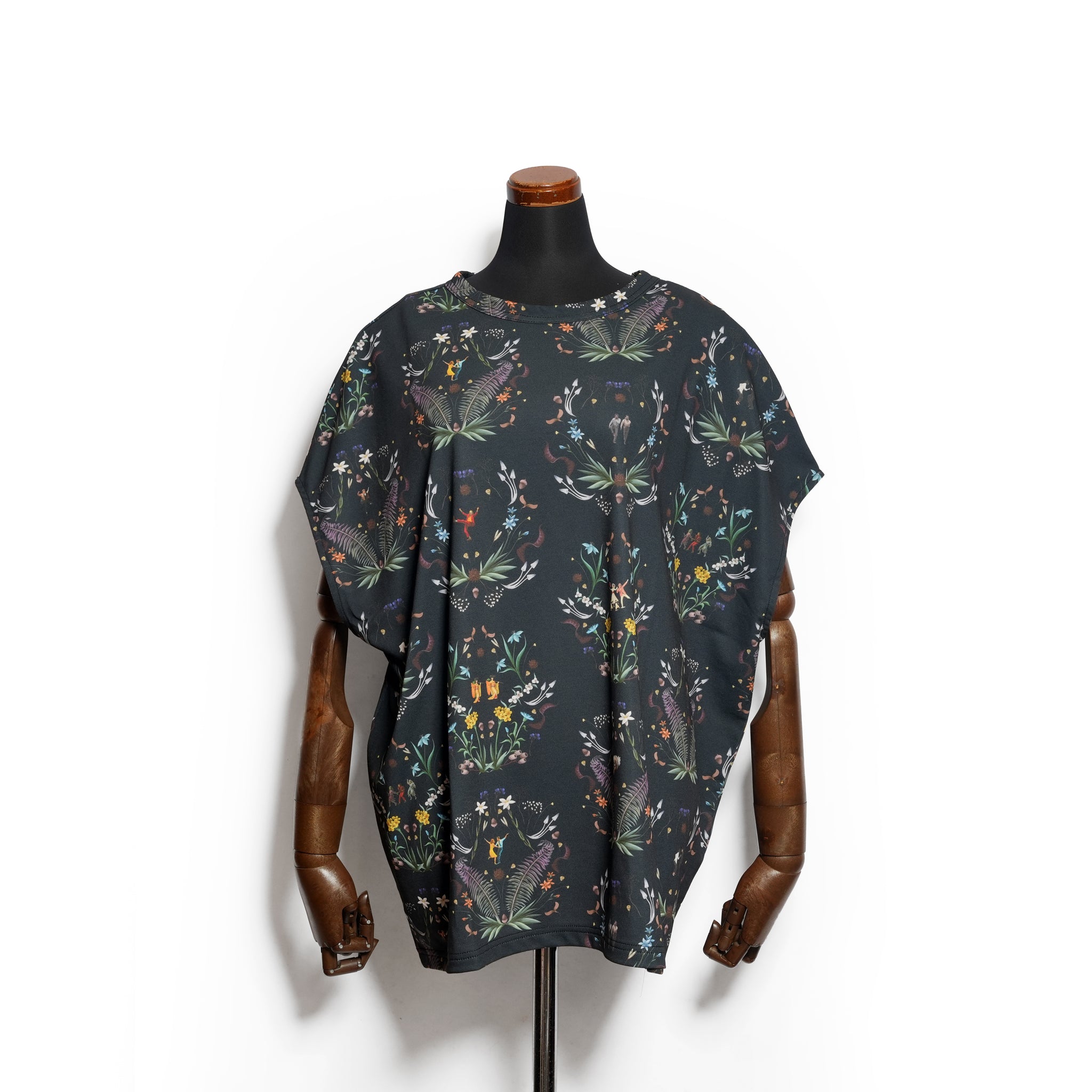 Dance In The Garden Tee– Black | BEDSIDEDRAMA