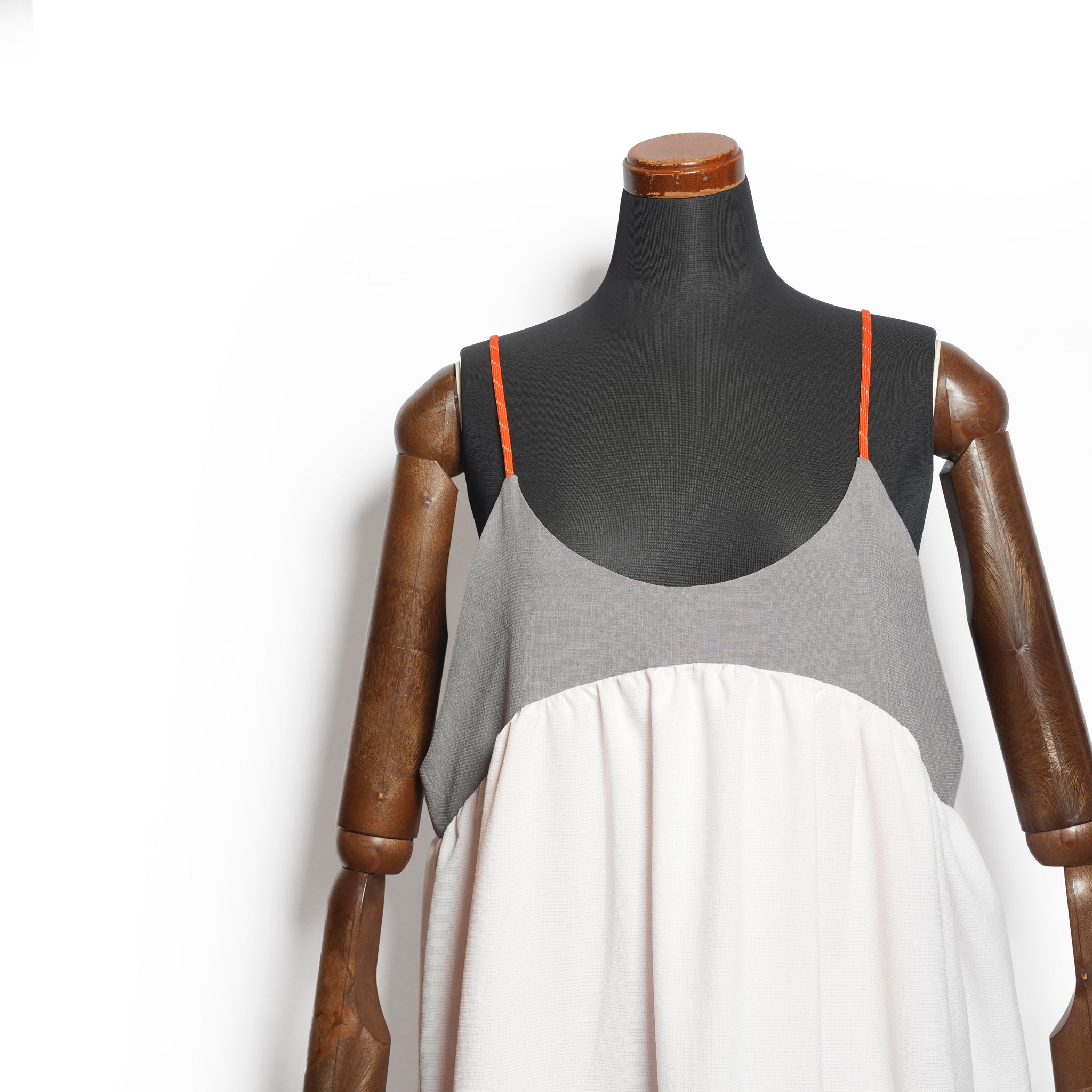 MELTING COLOR ONE-PIECE– White | STOF