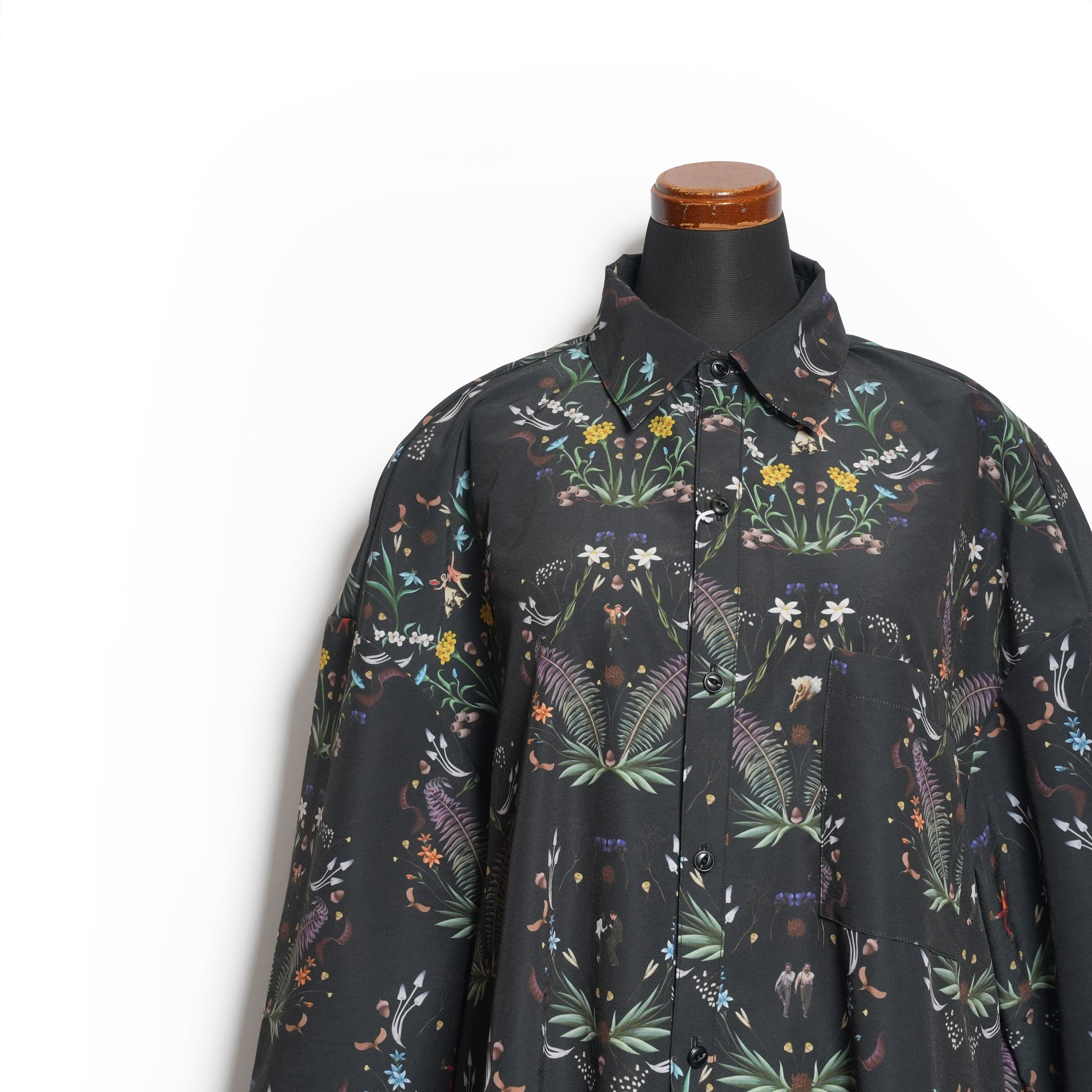 Dance In The Garden Maxi Shirt– Black | BEDSIDEDRAMA