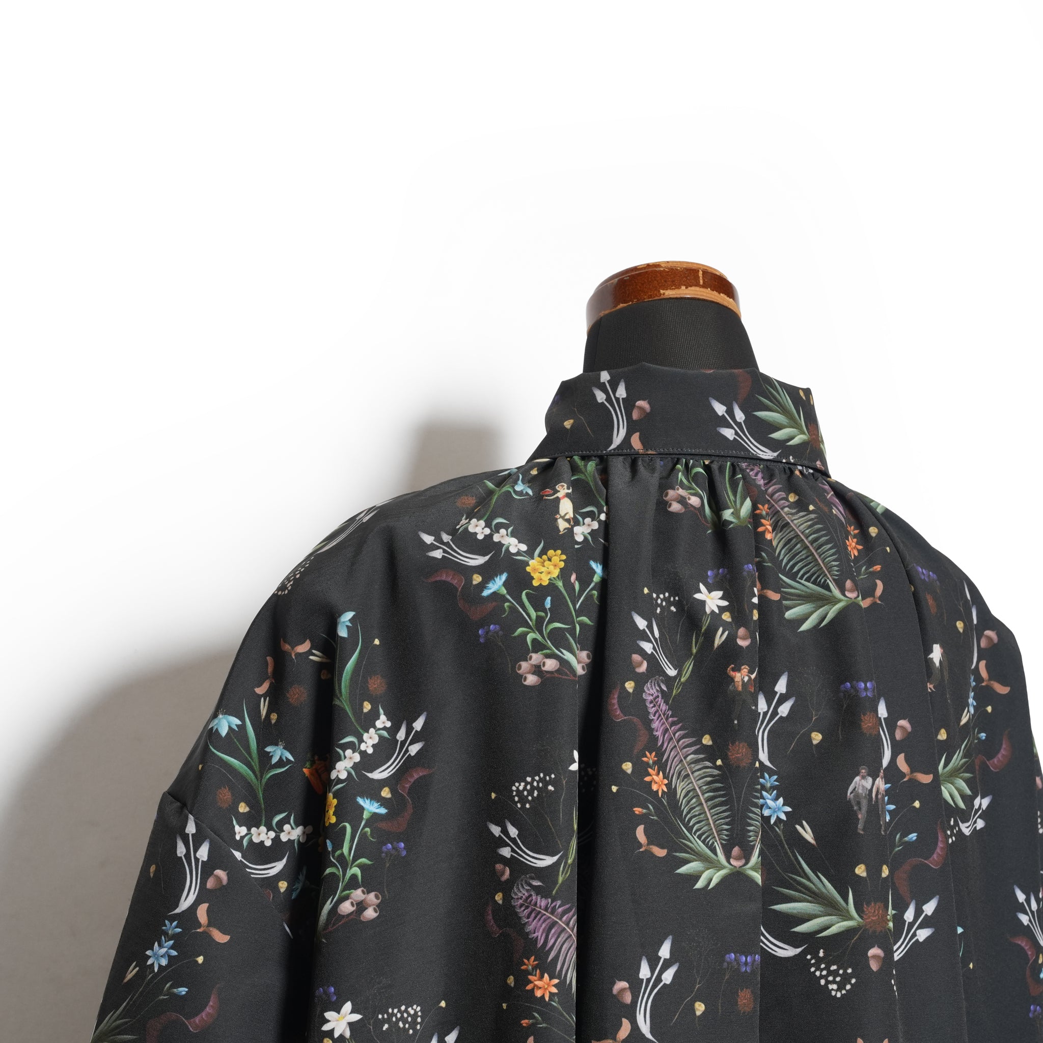 Dance In The Garden Maxi Shirt– Black | BEDSIDEDRAMA