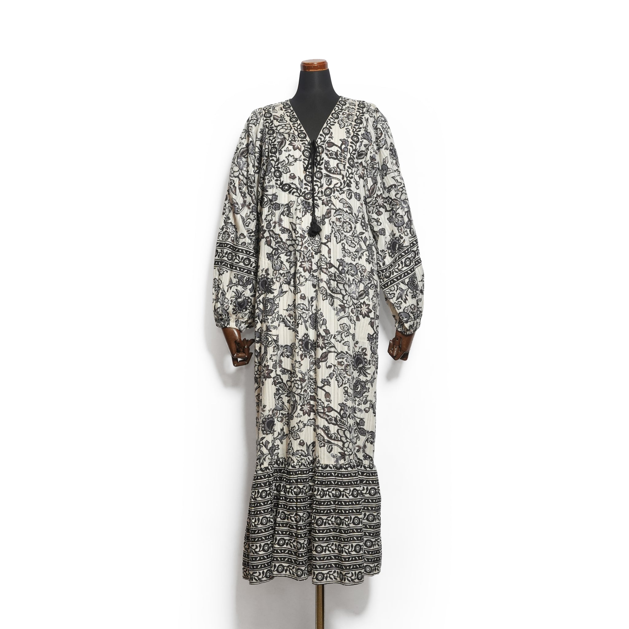 Paisley Flower Print Dress – Black | SARAMALLIKA