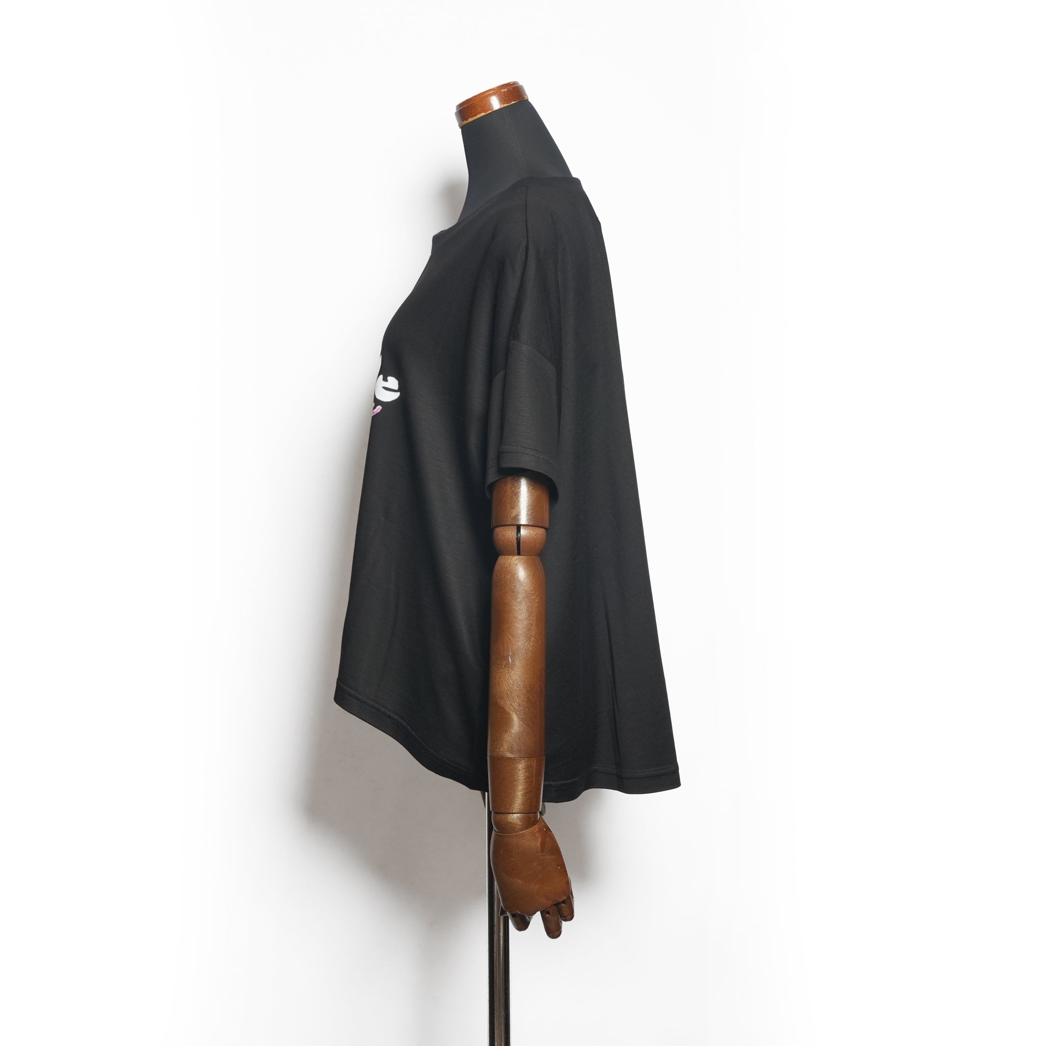 BEDSIDE SISTERS Flare T-Shirt– Black | BEDSIDEDRAMA