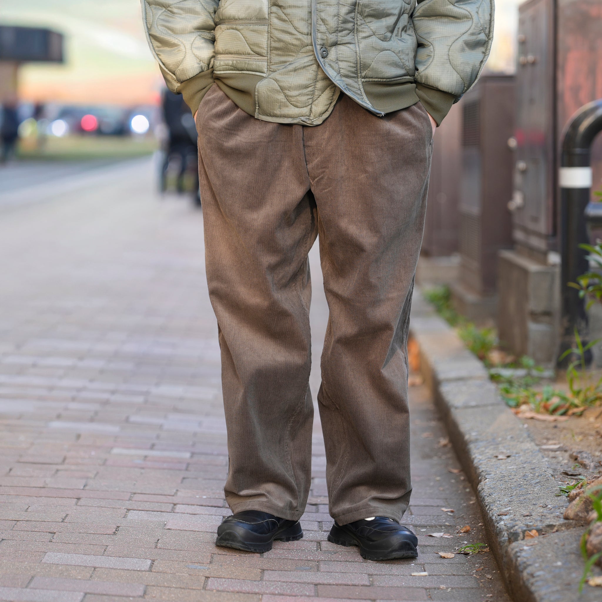 №147 [ Corduroy easyslacks ] – Charcoal Gray | RELAX FIT