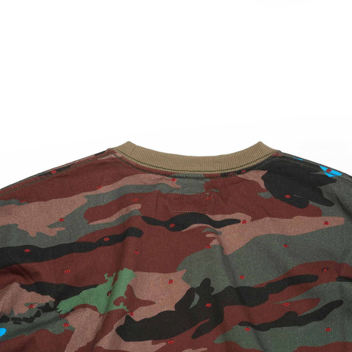 W.A.T.W -Tshirts / Cyndi (WE ARE THE WOODLAND CAMO) | IMPRESTORE