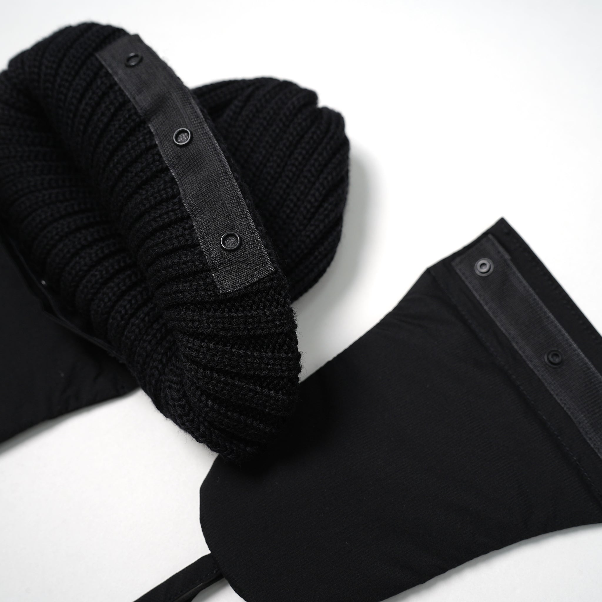 UN-024_AW23 | EARMUFF BEANIE | Color:Black X Black【UNTRACE_アントレース】