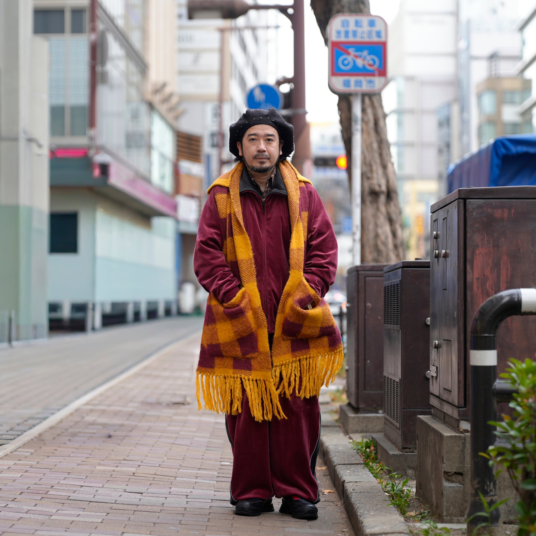 Moist Hoodie Poncho / Honey | AMBERGLEAM