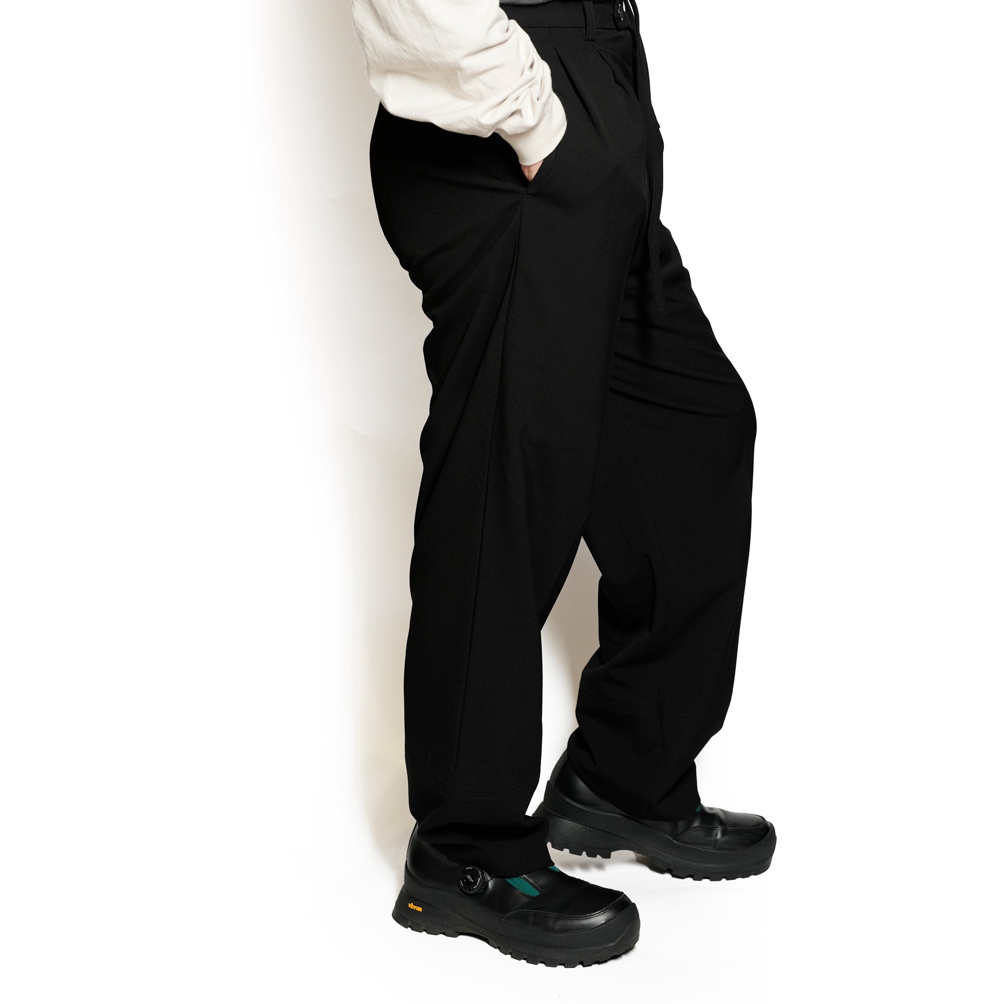 M-2410452_Black | 2Tuck Pants | Color:Black【MODEM DESIGN_モデムデザイン】