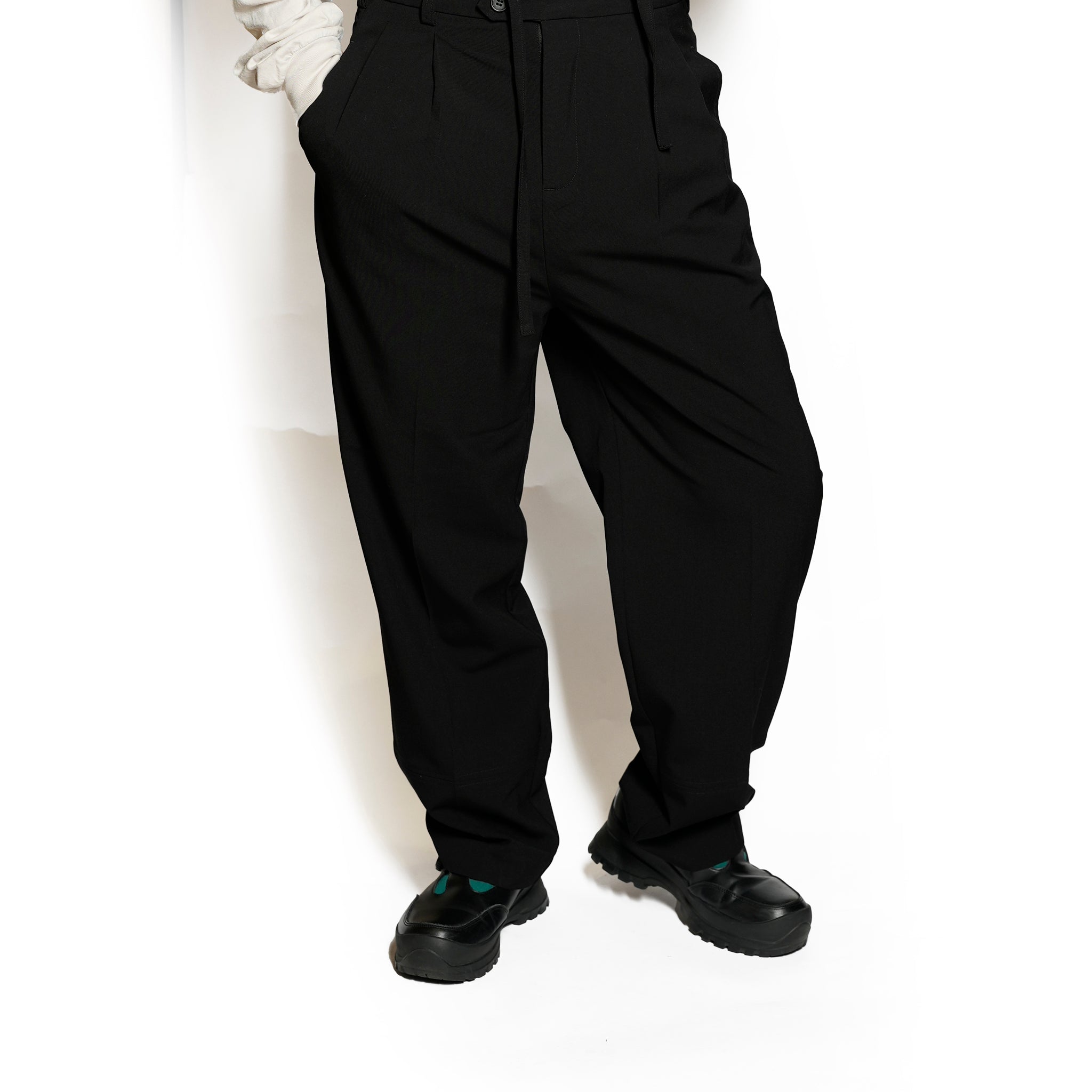 M-2410452_Black | 2Tuck Pants | Color:Black【MODEM DESIGN_モデムデザイン】