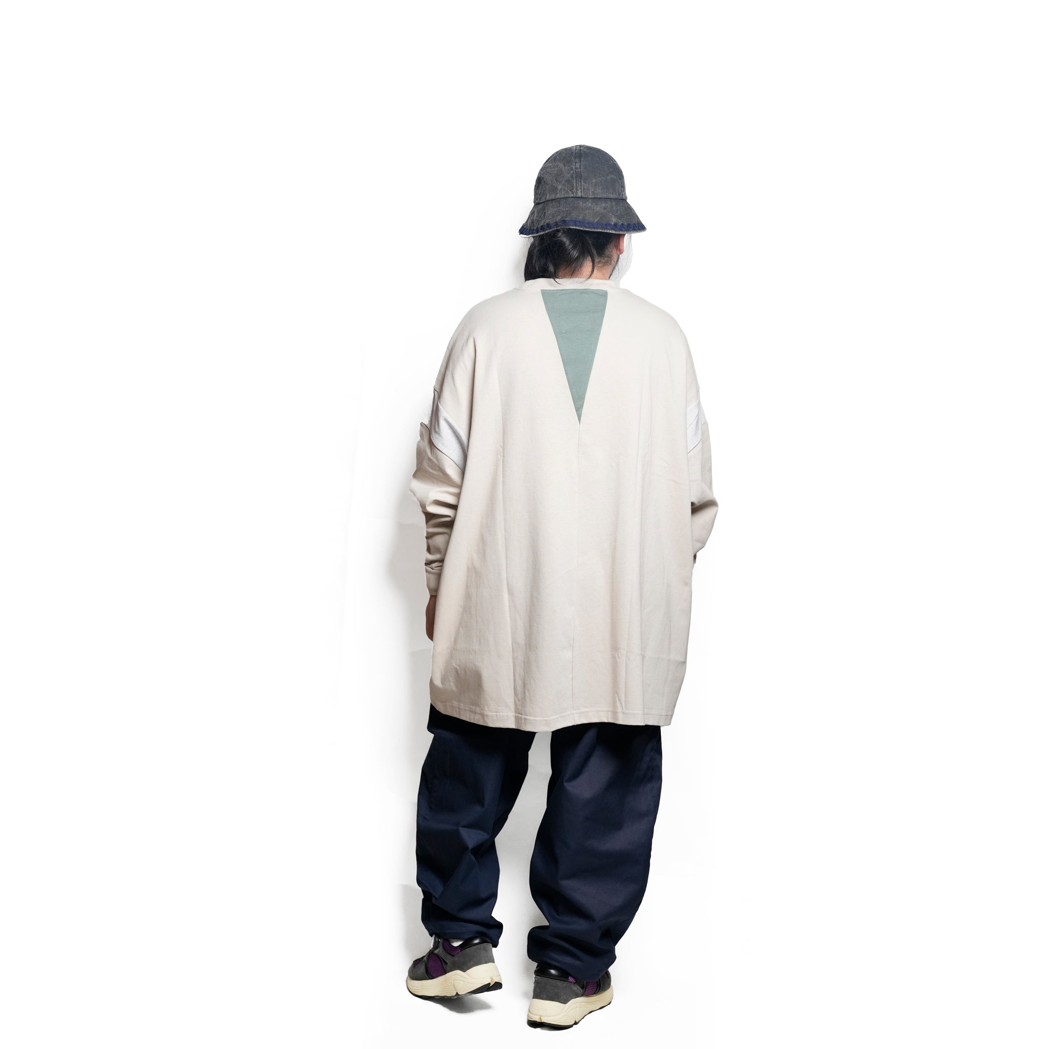 TALK ON YOUR BACK L/S T-SHIRT | Color_G Beige | No_sf25aw-19_g beige【STOF_ストフ】
