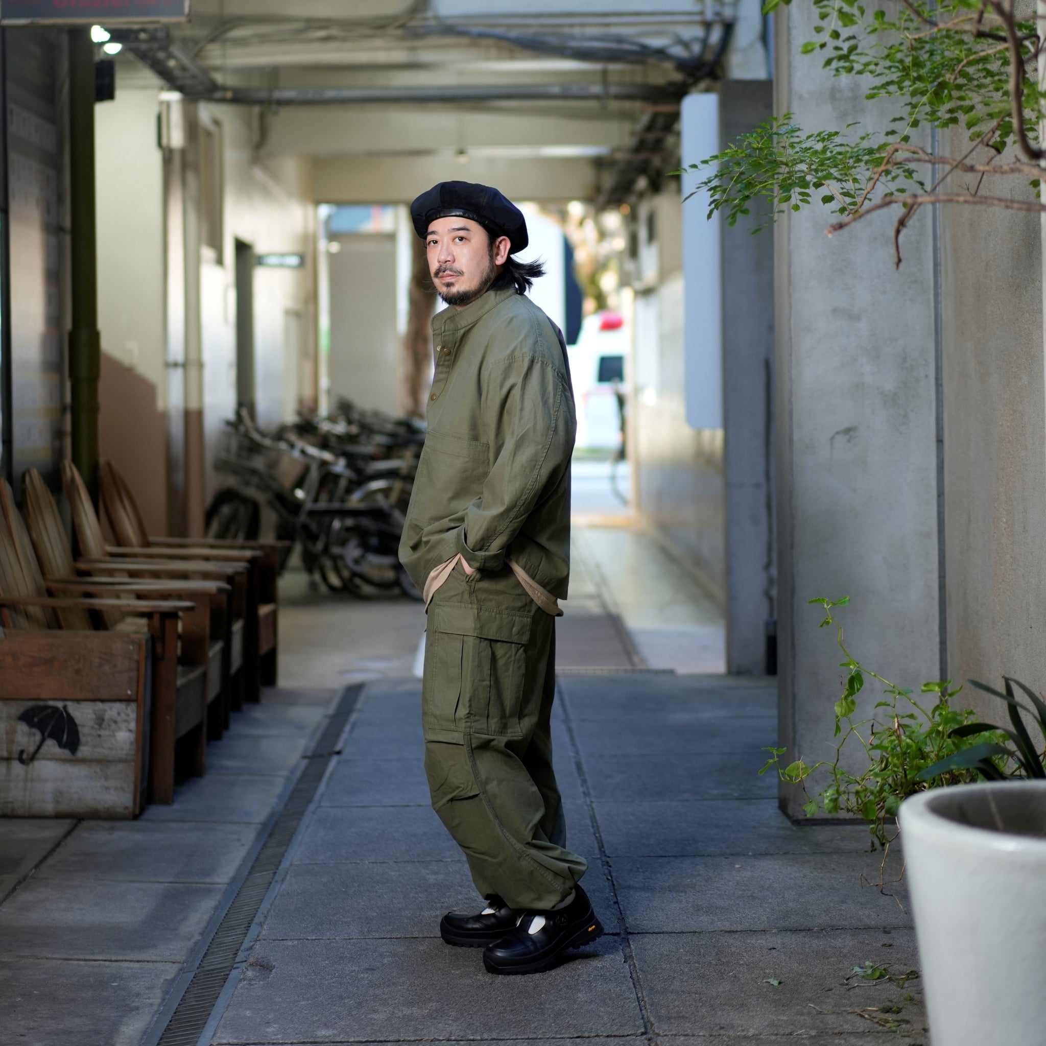 AM-2455001_Khaki | Back Satin Cargo Pants | Color:Khaki【ARMY TWILL_アーミーツイル】  - Khaki / S