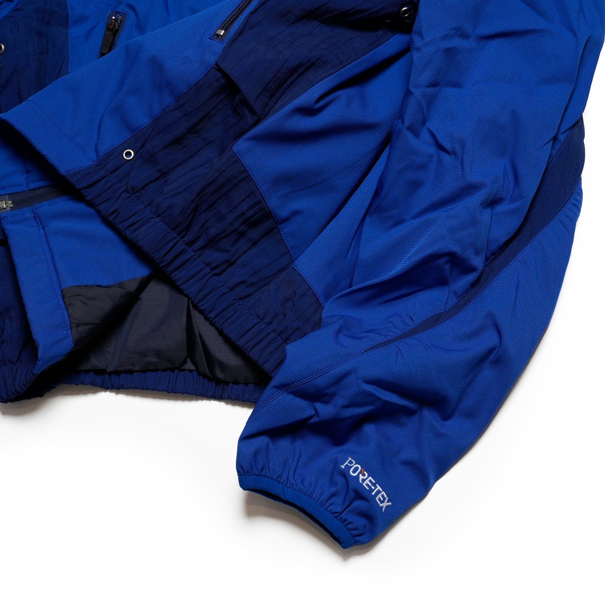 Curvy padded jacket – Blue | PLATEAU STUDIO
