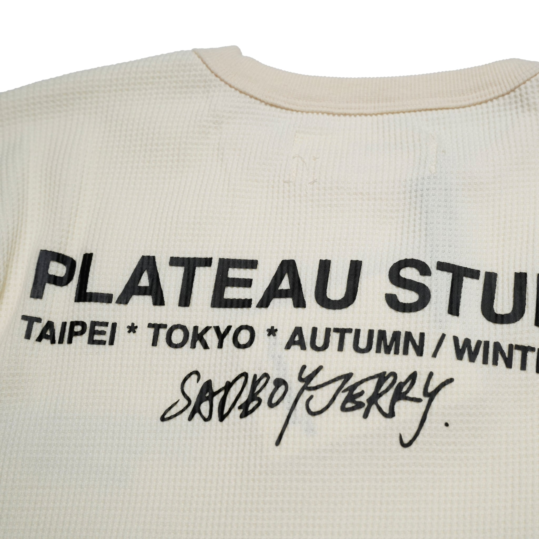 Pla24awtee01-1_light beige | 2024 logo waffle tee | Color:Light Beige【PLATEAU STUDIO_プラトー スタジオ】