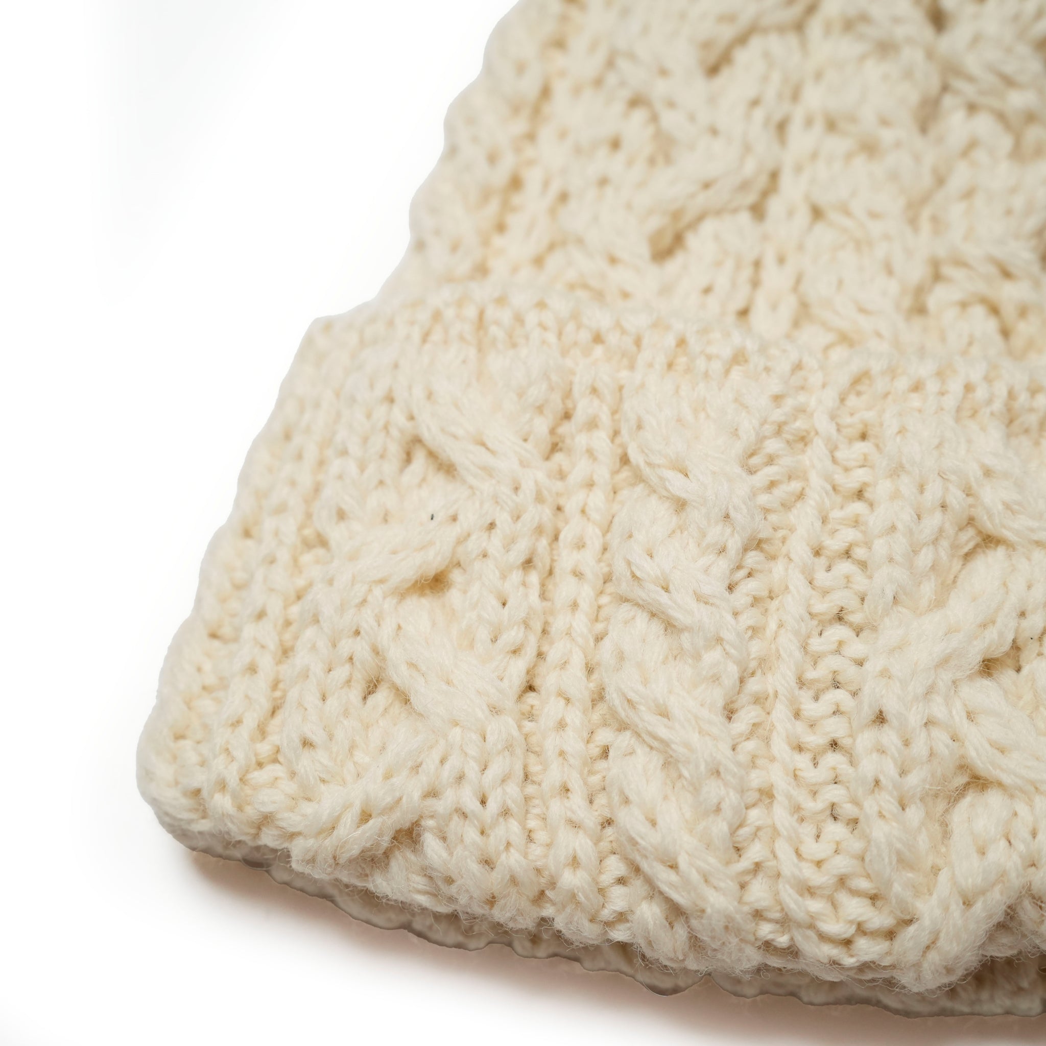 HL-24FW-0001_Aran | BW 016 Cable Bobcap | Color:Aran【HIGHLAND 2000_ハイランドトゥーサウザンド】【ネコポス選択可能】