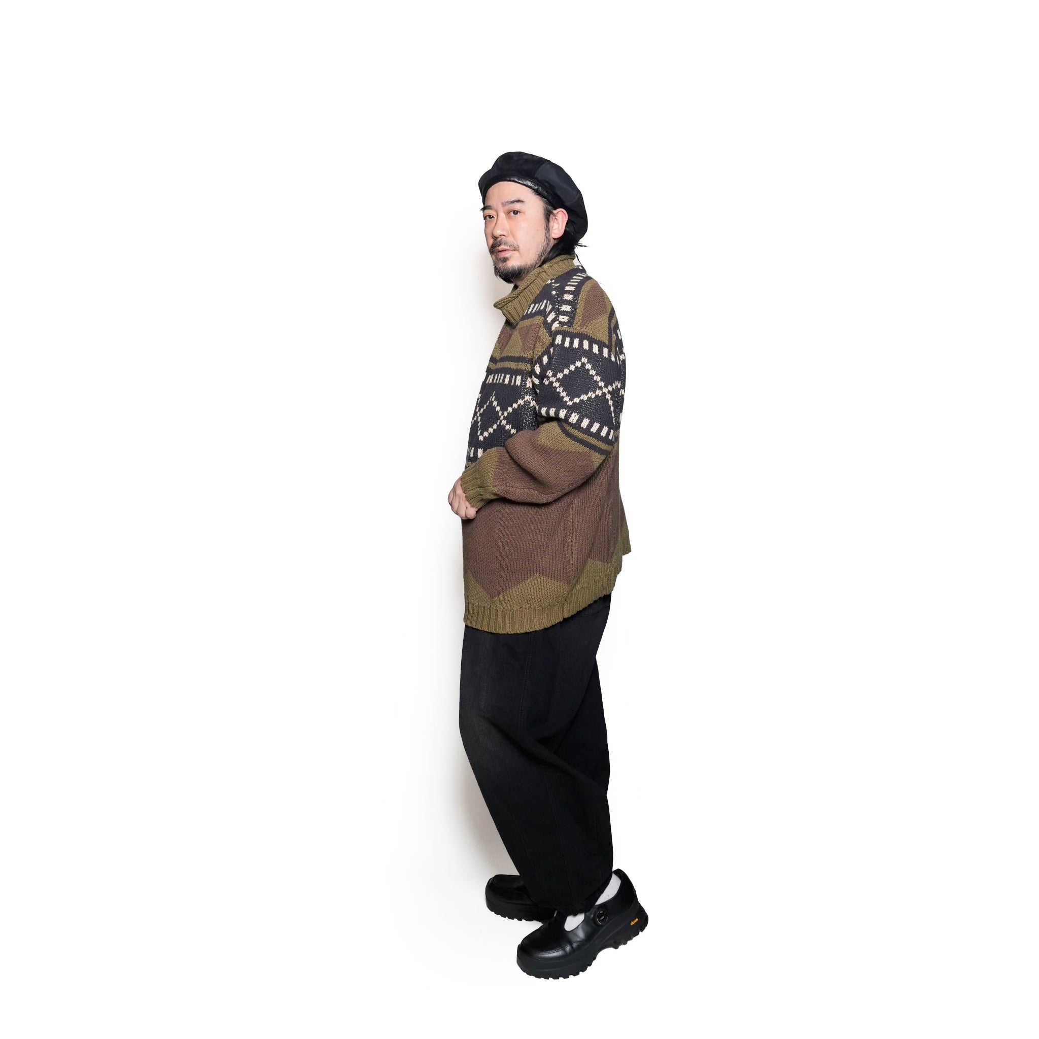 M-2404463 | Lowgage retoro geometric pattern roll neck knit | Brown【MODEM DESIGN_モデムデザイン】