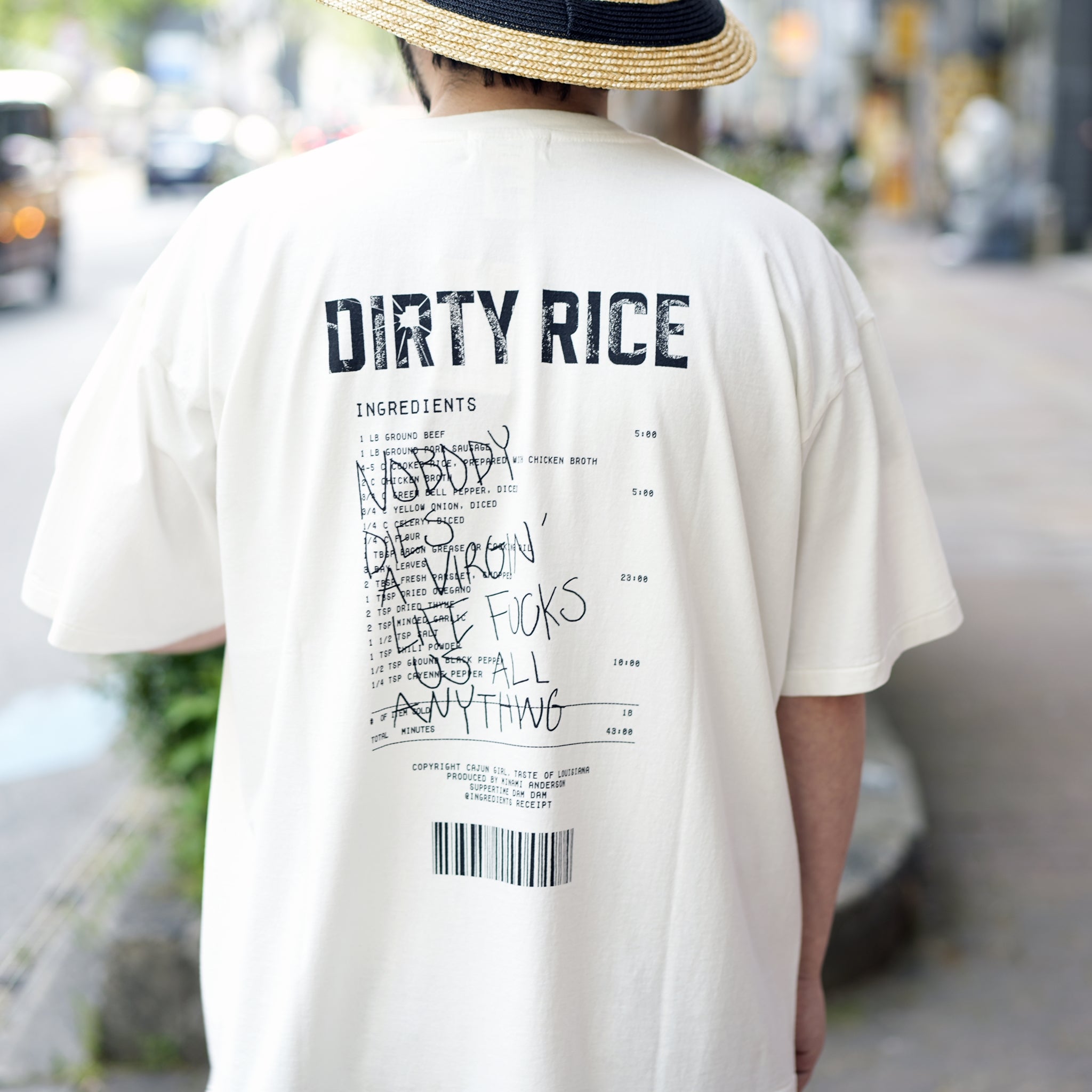 24#03-4010-0_WCD | CAJUN GlRL BAND-TEE ‘'DIRTY RICE"-WHT_CD【MINAMI ANDERSON_ミナミアンダーソン】