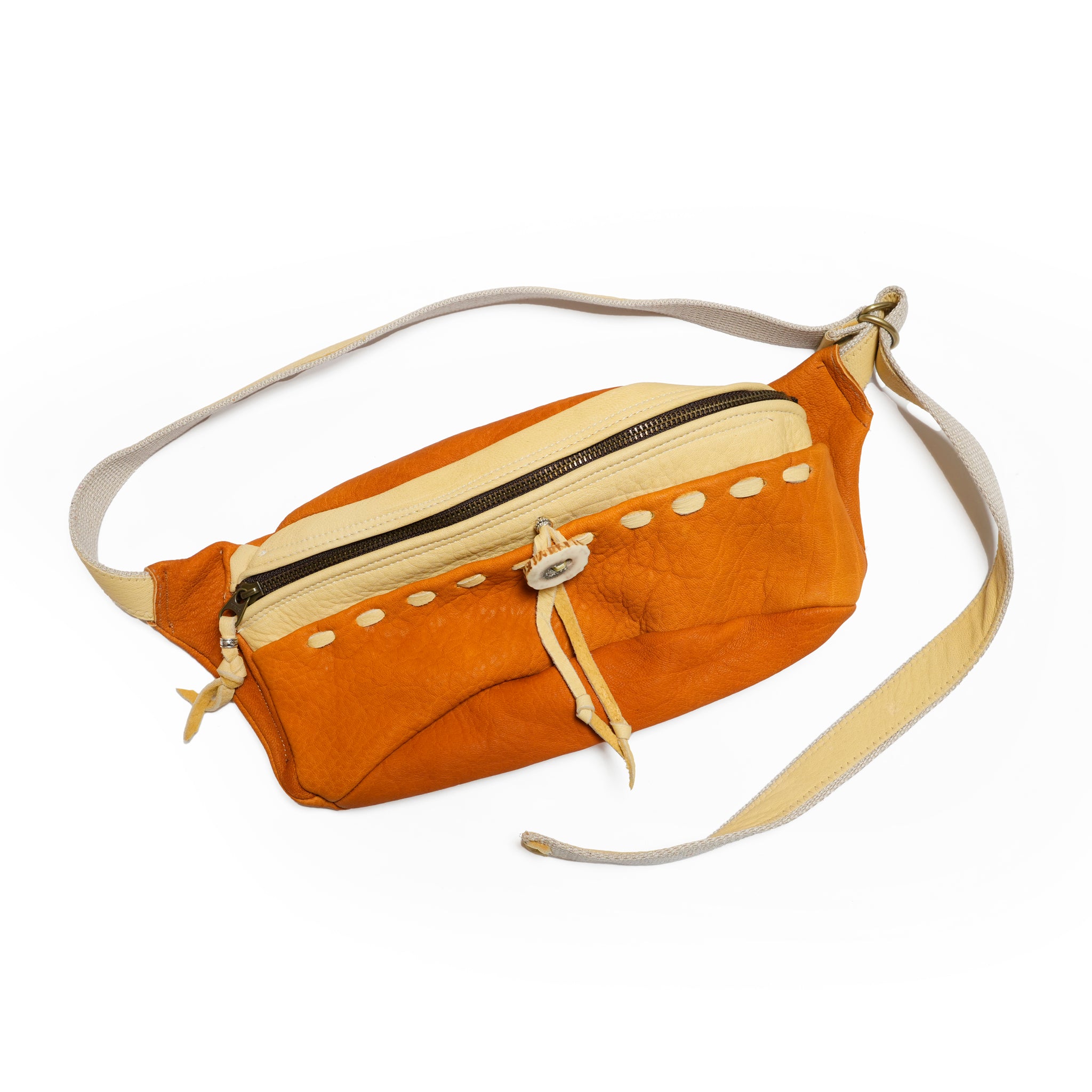 DEERSKIN BODY BAG | Color:Camel | EM2626403_camel【NASNGWAM_ナスングワム】