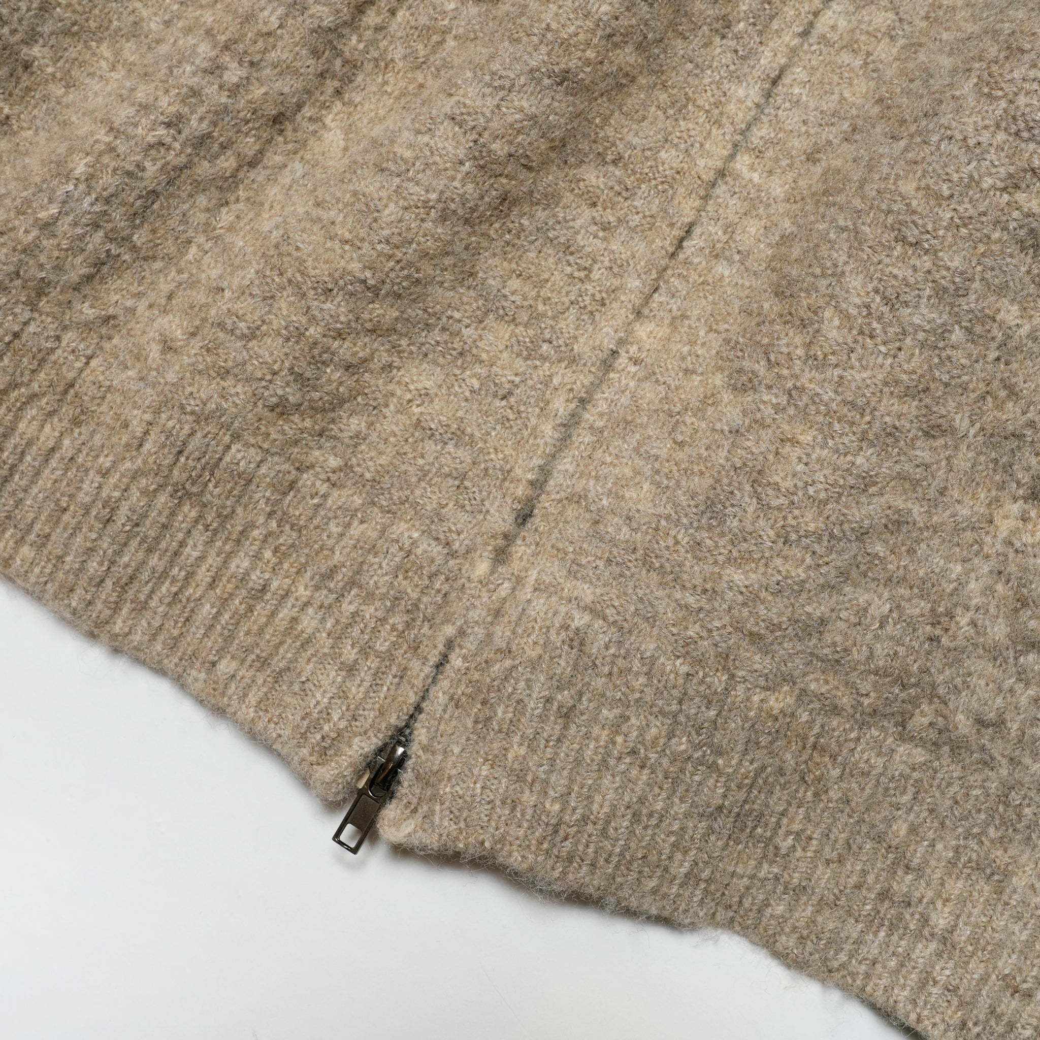 mix yarn knit zip | Color_Beige | No_M-2503452【MODEM DESIGN_モデムデザイン】