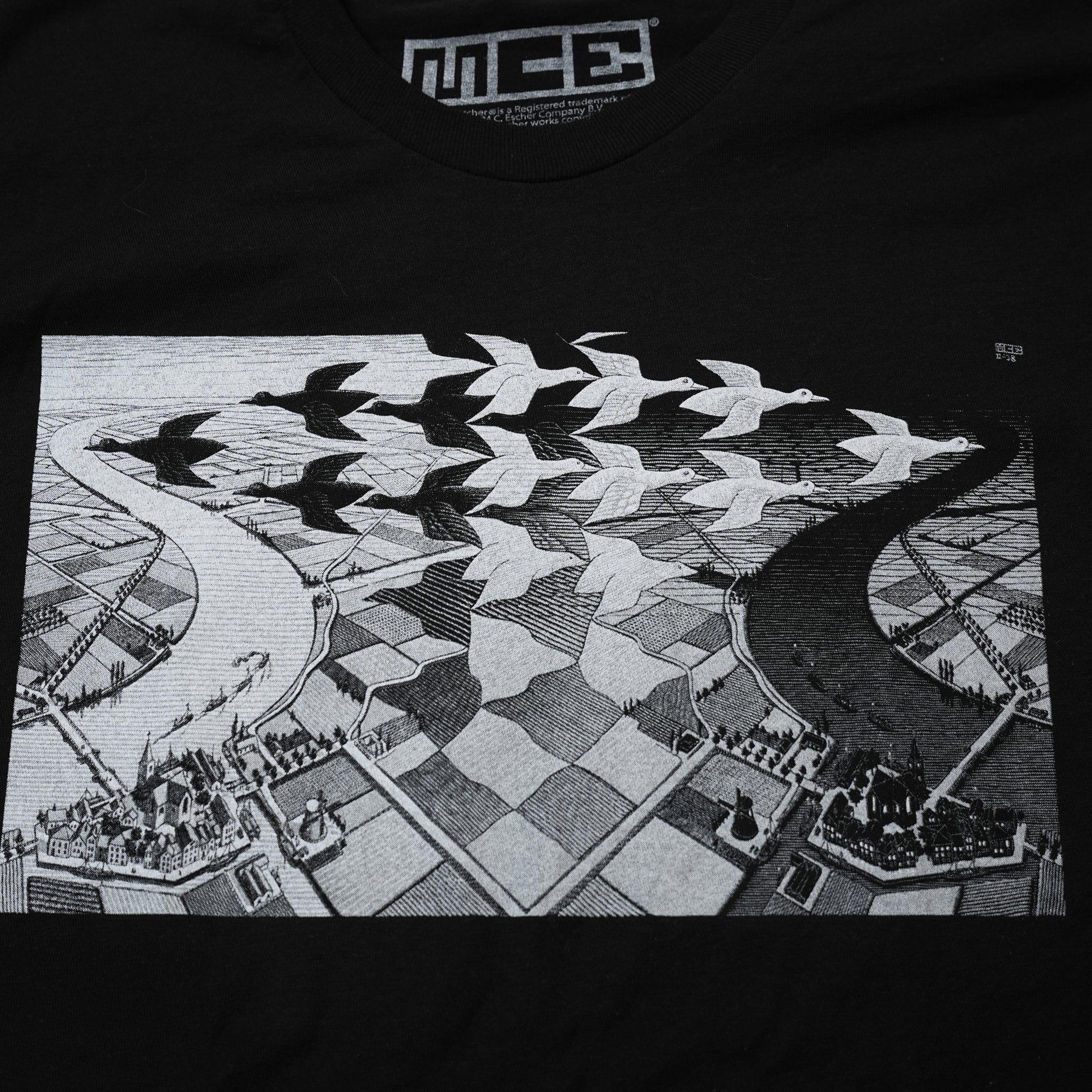 No:MC21BK | Name:M. C. ESCHER NIGHT AND DAY_Black【M.C. ESCHER】【ネコポス選択可能】