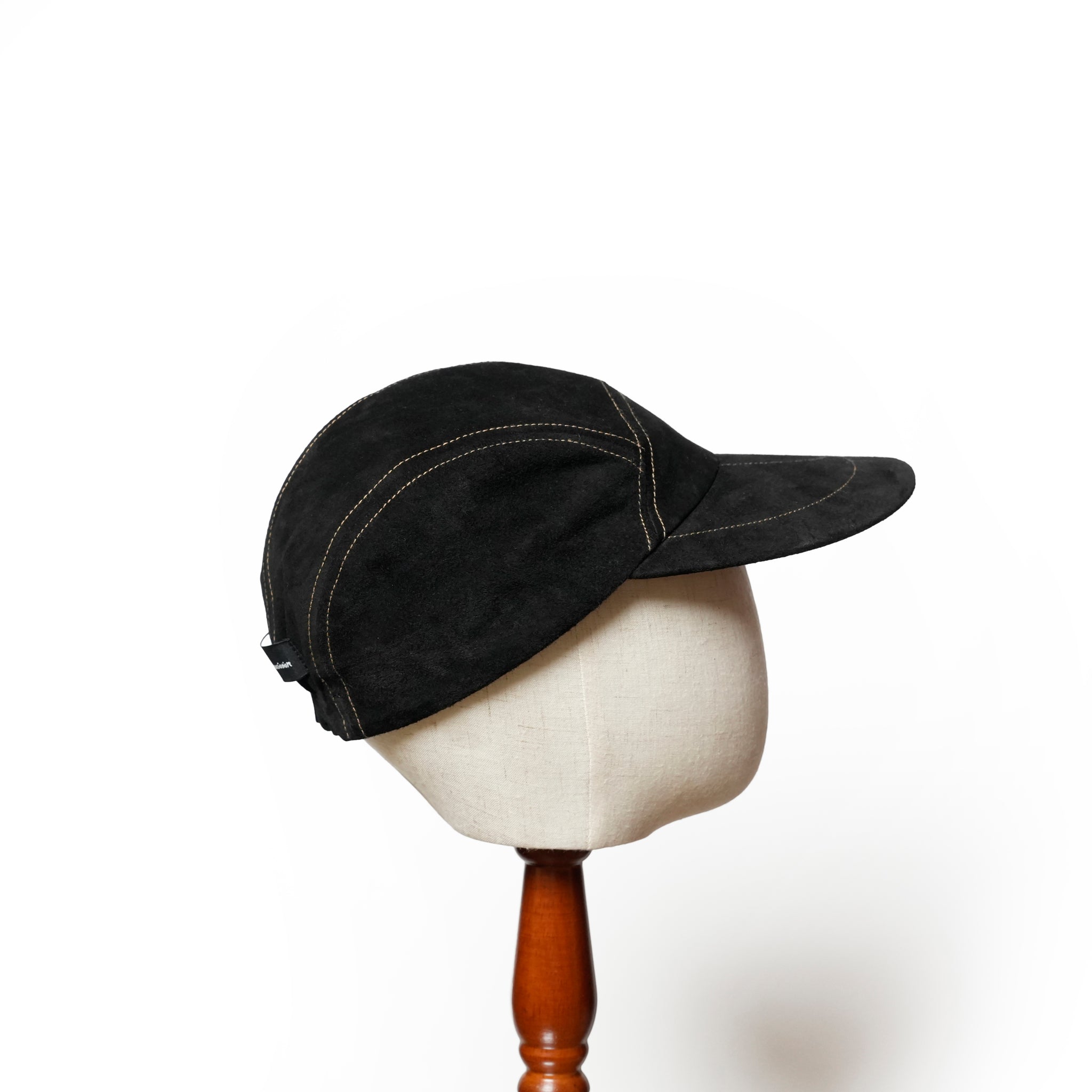 Leather Jet Cap – Beige / Black | INDIETRO ASSOCIATION