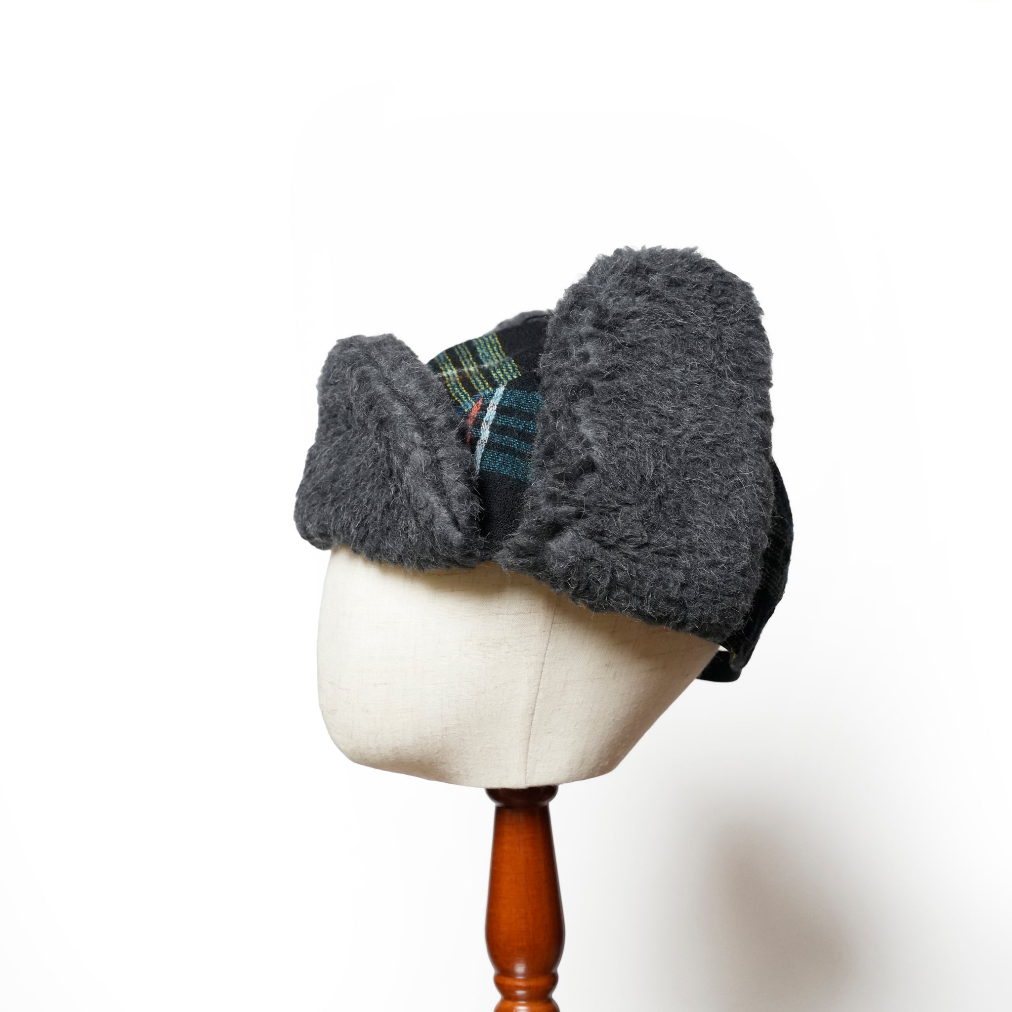 FRINGE WOOL CHECK RUSSIAN CAP  | Color_Black | No_sf25aw-23_black【STOF_ストフ】