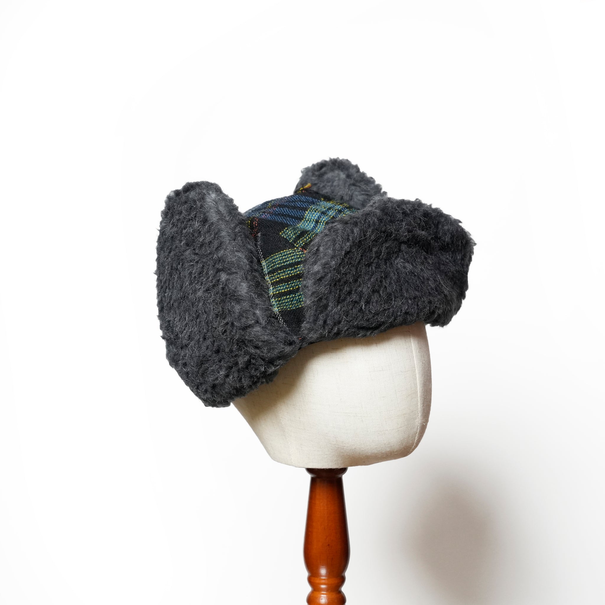FRINGE WOOL CHECK RUSSIAN CAP  | Color_Black | No_sf25aw-23_black【STOF_ストフ】