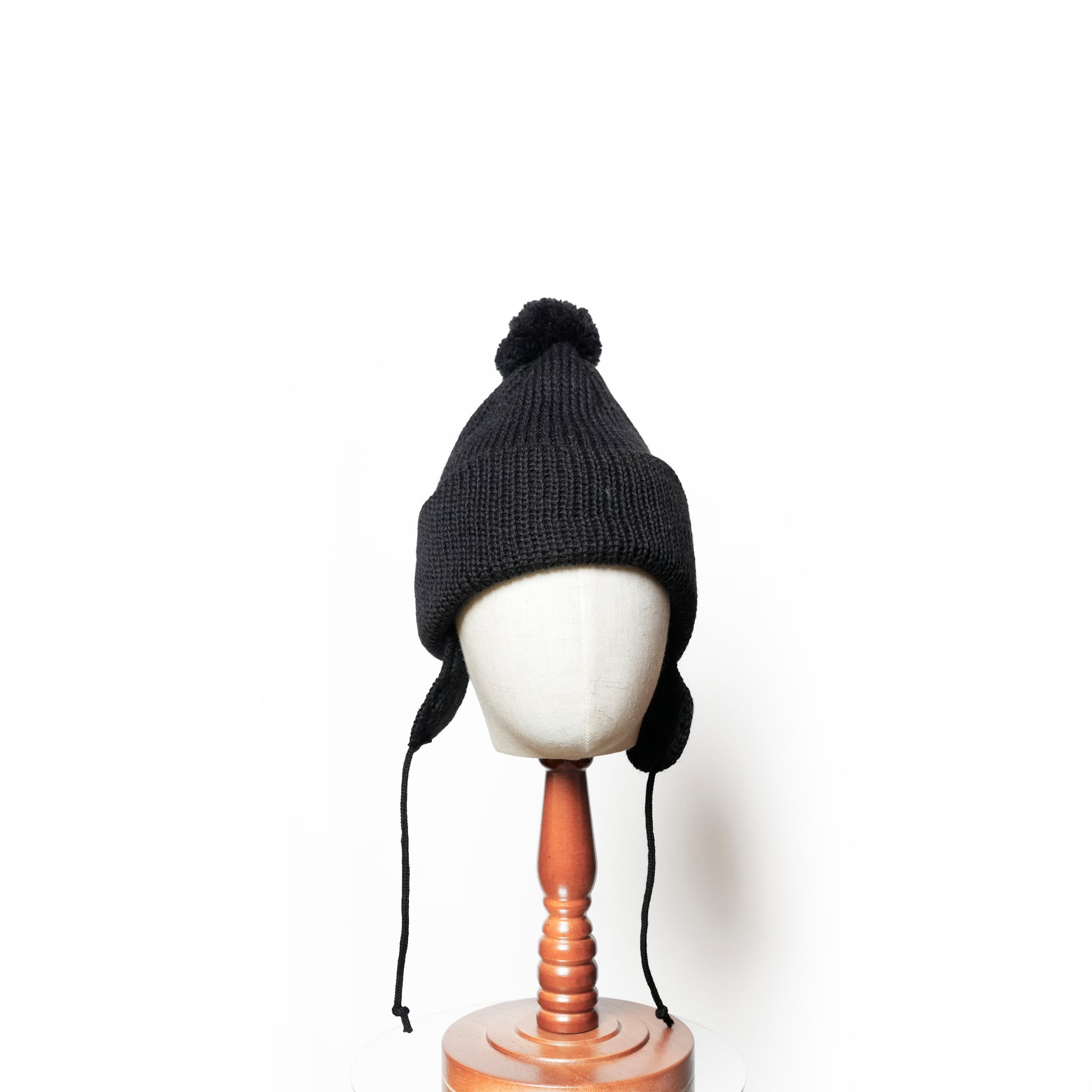 3g Solid Bobcap w/ear Cover&PomPom&Rope | Color_Jet Black | No_hl-25fw-0007_jet black【HIGHLAND 2000_ハイランドトゥーサウザンド】【ネコポス選択可能】