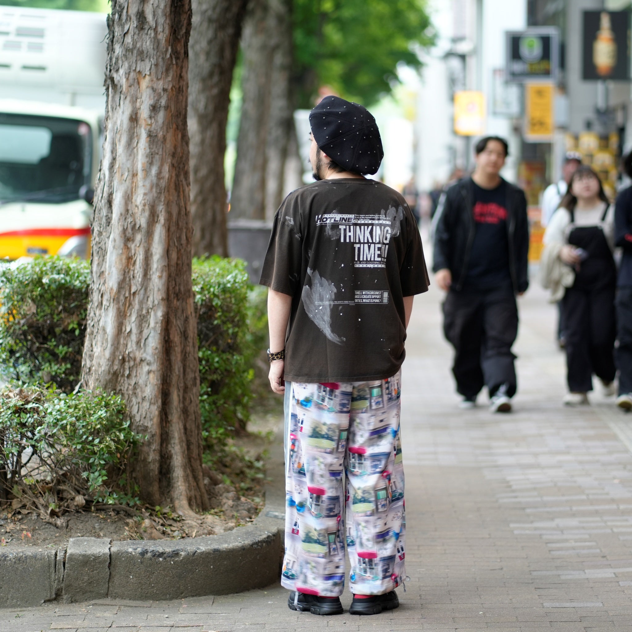 24#03-2010-0AB | HOTLlNENEWS-TEE【Black】/AB | Color:Black【MINAMI ANDERSON_ミナミアンダーソン】