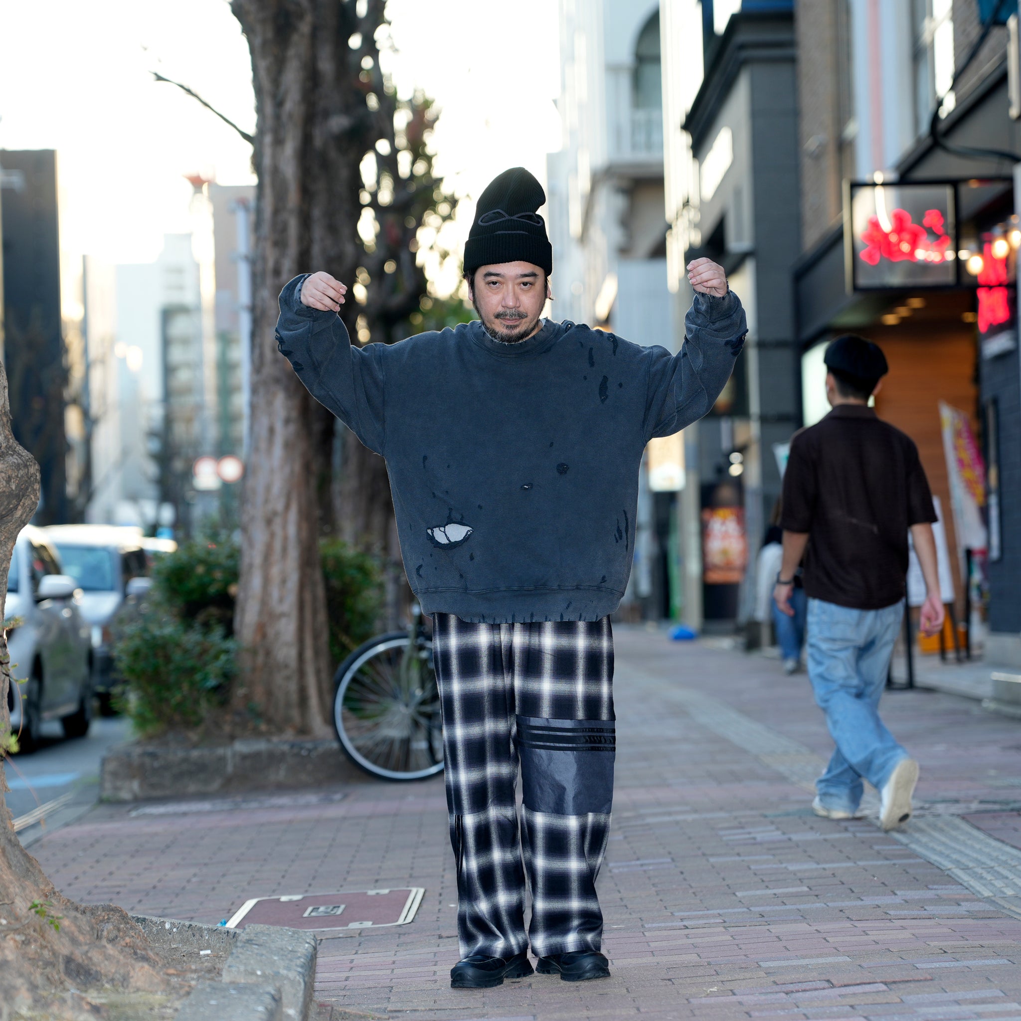 Distressed Sweat Crew | Color_Black | No_lot : 25#07-1030-0_black【MINAMI ANDERSON_ミナミアンダーソン】