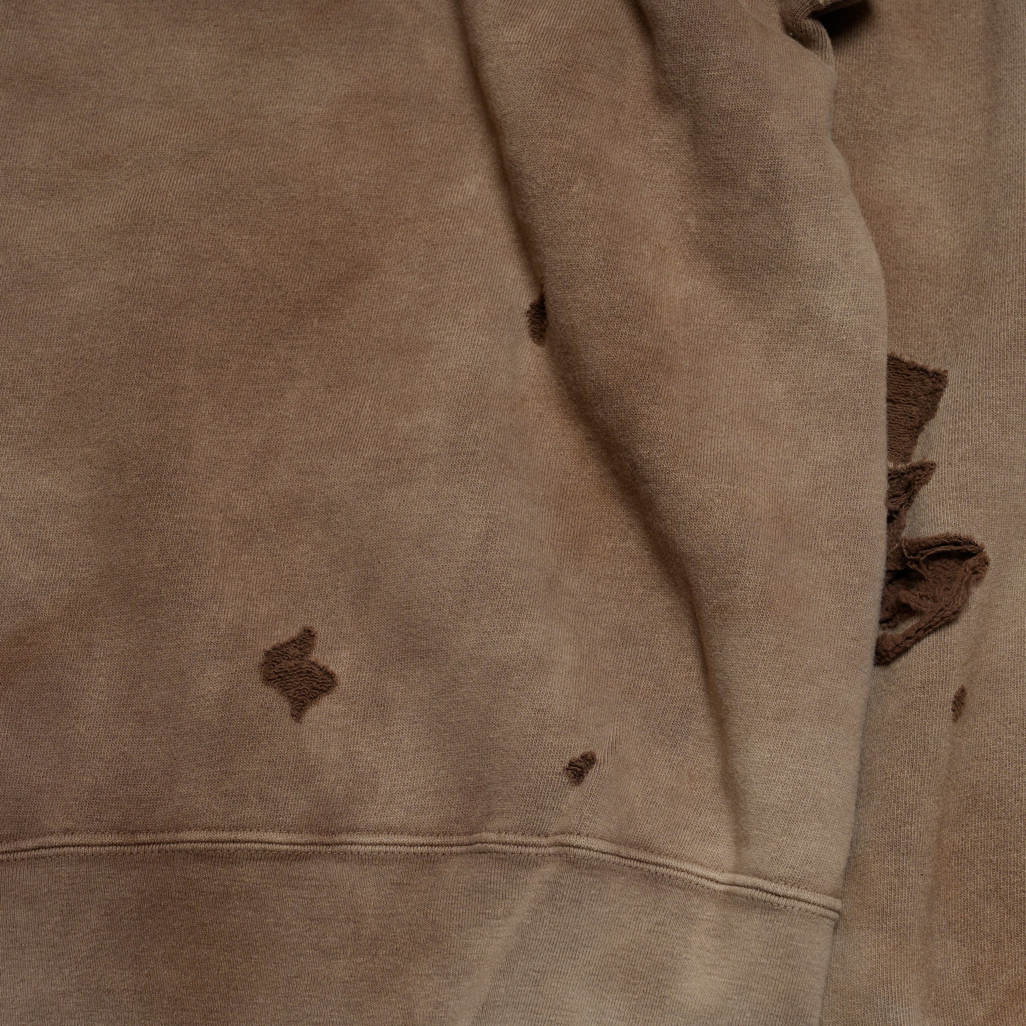 Distressed Sweat Crew | Color_Brown | No_lot : 25#07-1030-0_brown【MINAMI ANDERSON_ミナミアンダーソン】