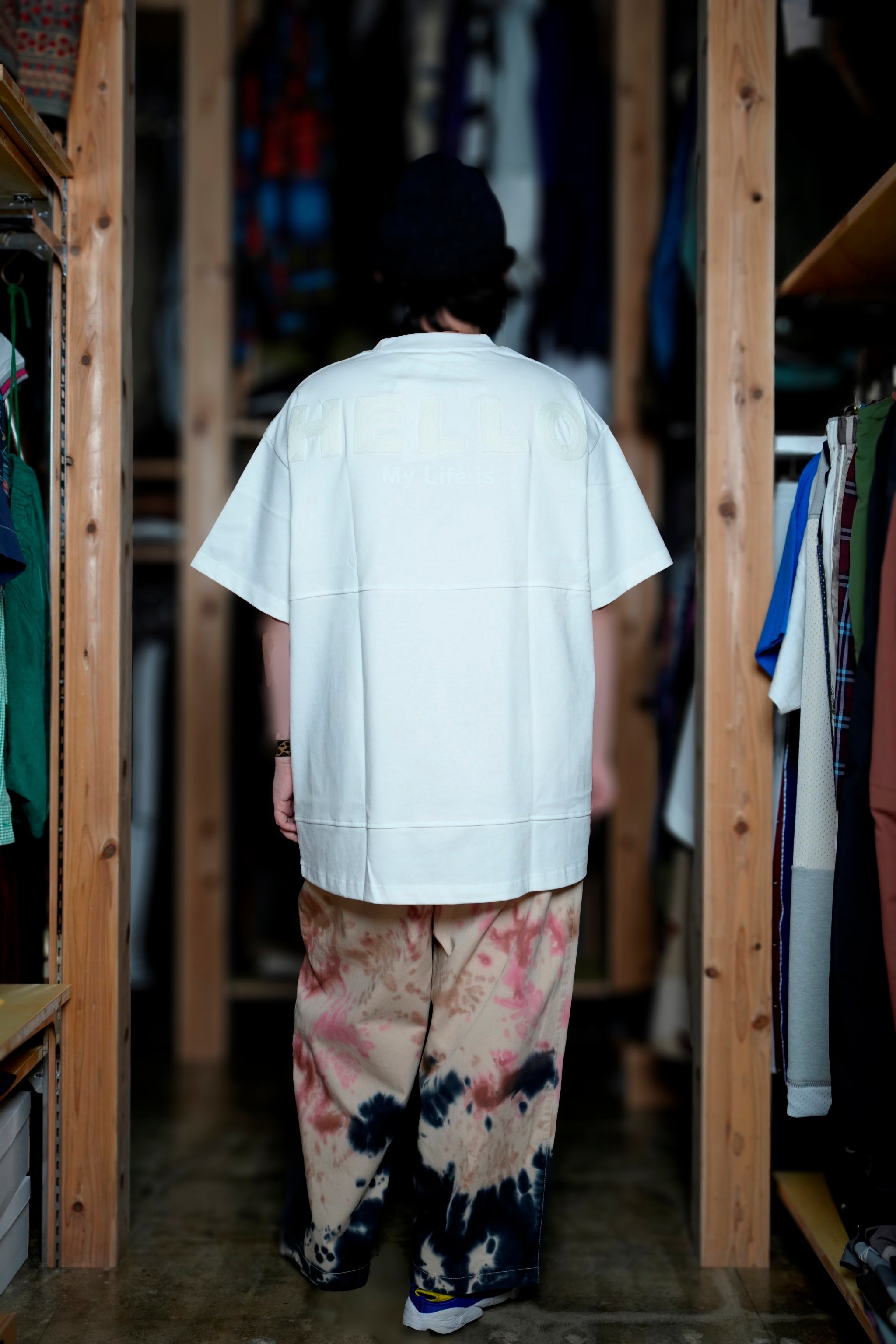 ACR24SS-T04 | (A)crypsis® HELLO！STICKER 紀念復刻T-shirt -White | (A)CRYPSIS®