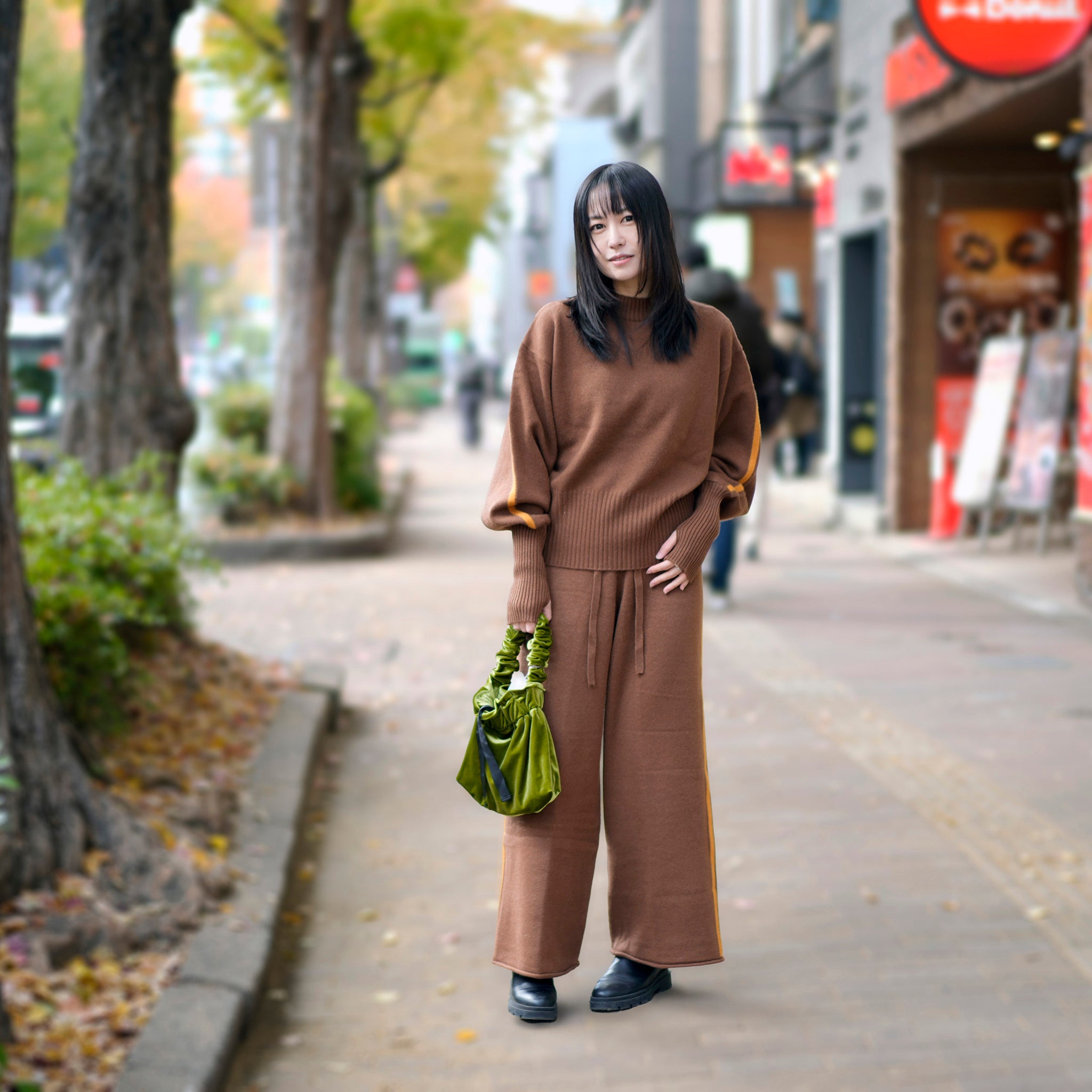 WHT24FKN4029 | side line knit pants – Brown | WHYTO