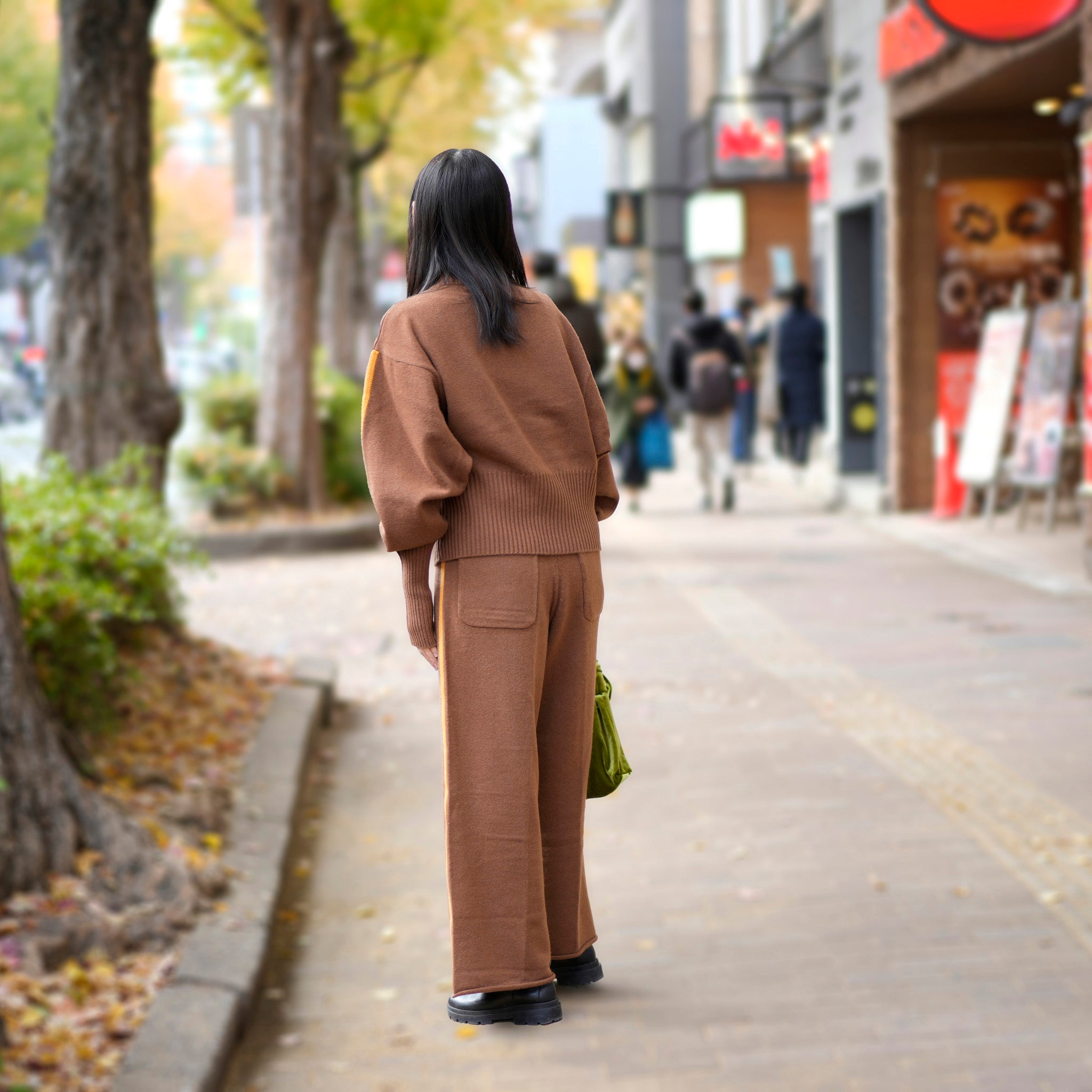 WHT24FKN4029 | side line knit pants – Brown | WHYTO