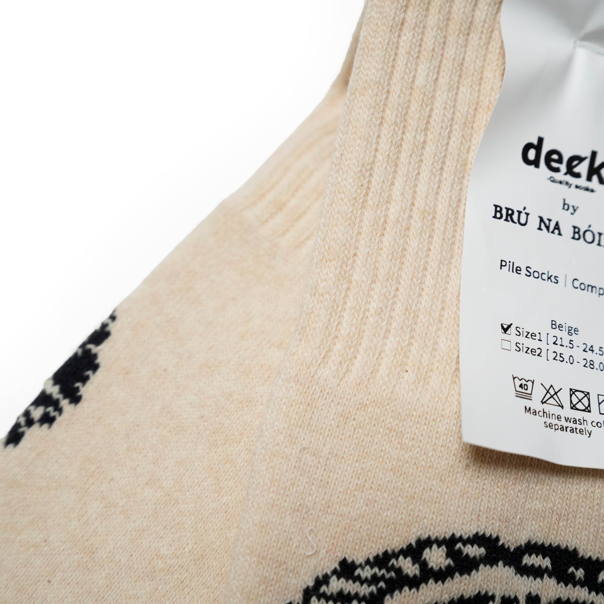 BNB × de-43_be | Pile Socks｜Composer | Beige 【DECKA BRÚ NA BÓINNE】【ネコポス選択可能】