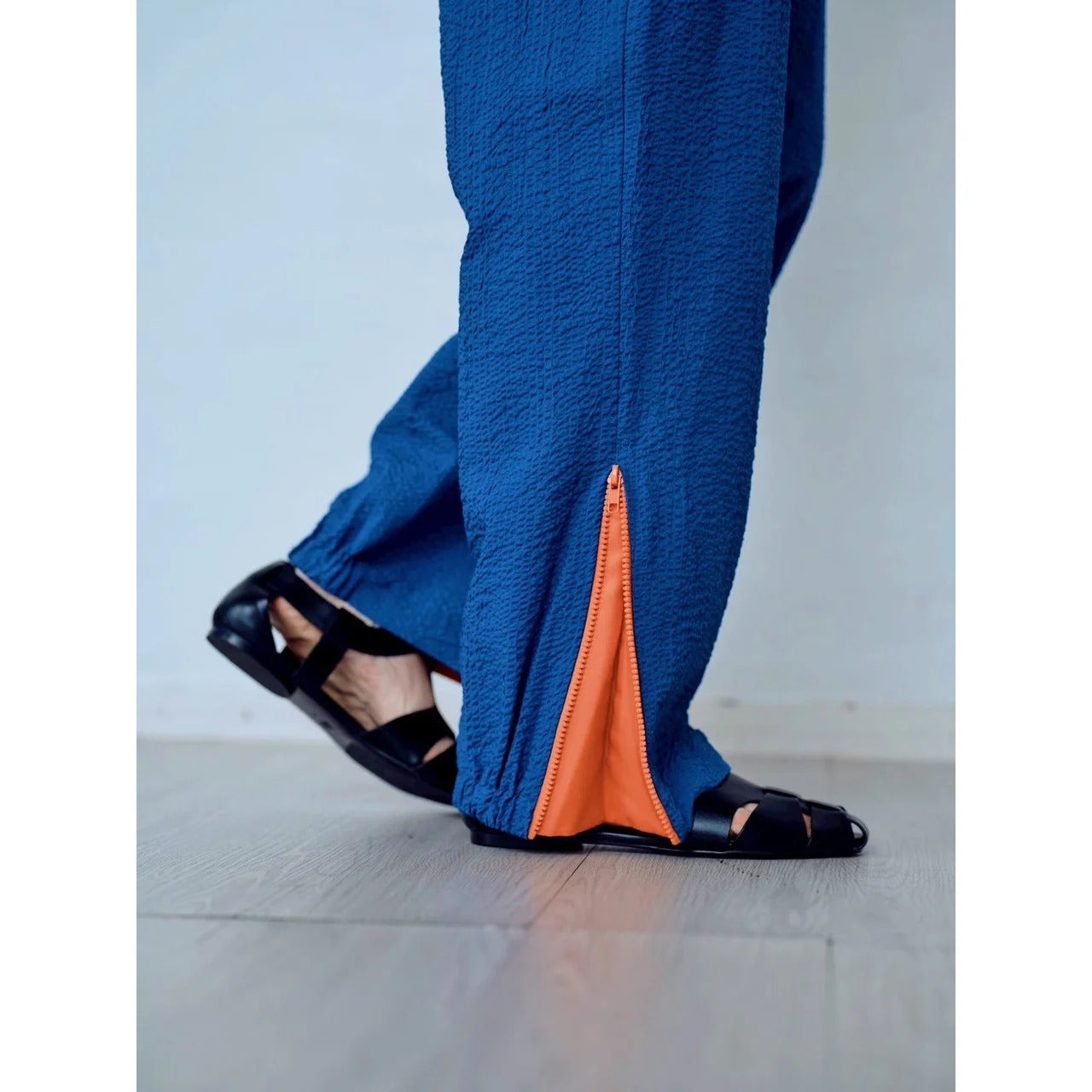 ZIP HEM SEERSUCKER PANTS – Blue | HCAE