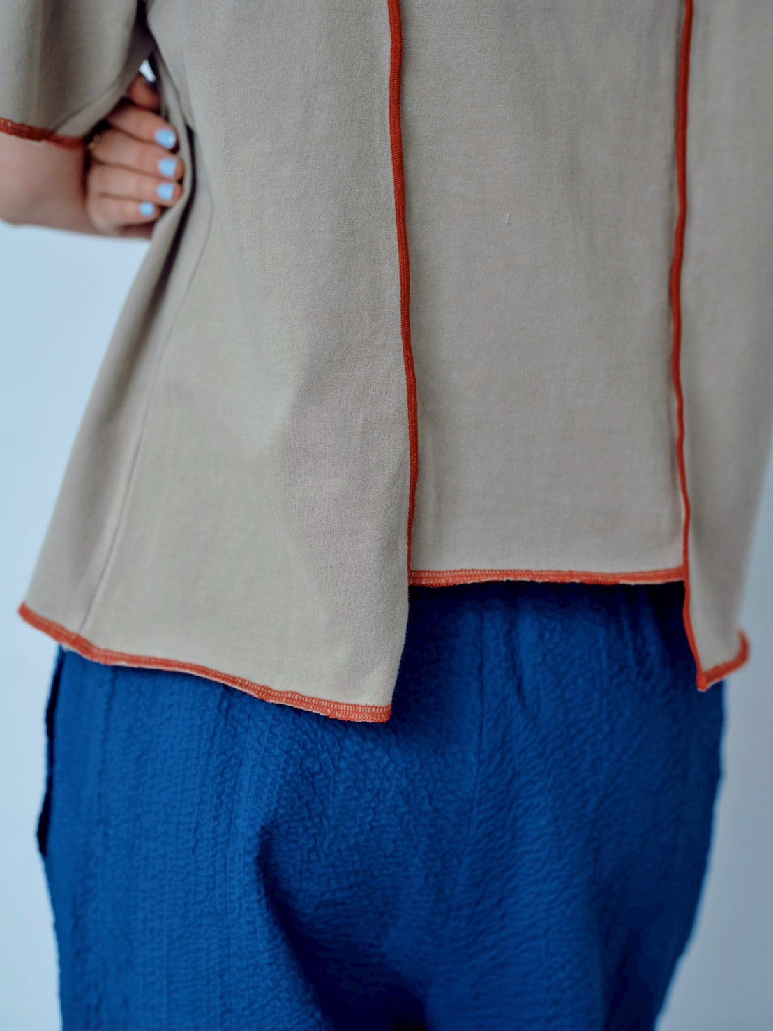 CONTRAST STITCH T-SHIRT – Yellow / Khaki / Blue | HCAE